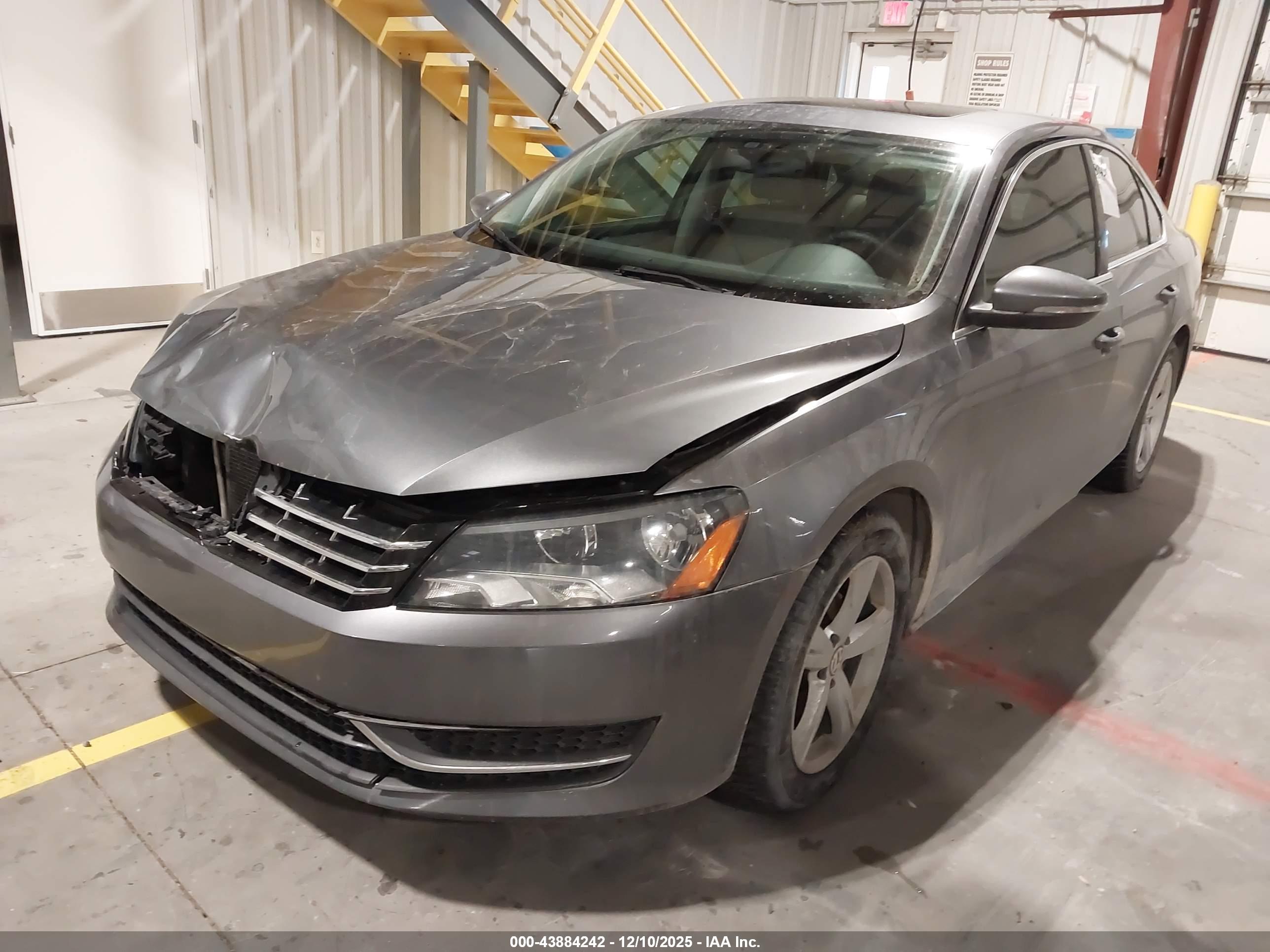VOLKSWAGEN PASSAT image 2
