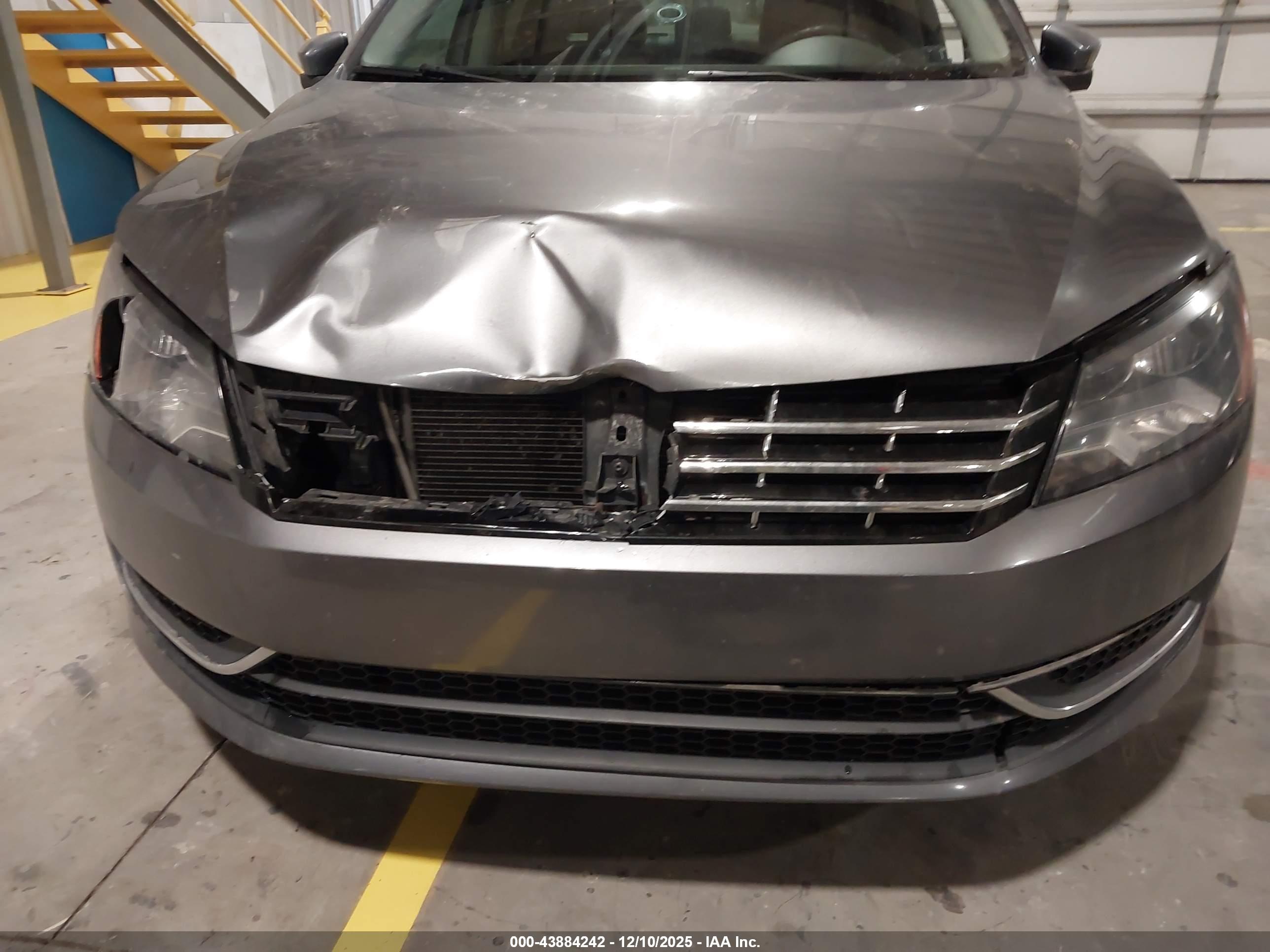 VOLKSWAGEN PASSAT image 6