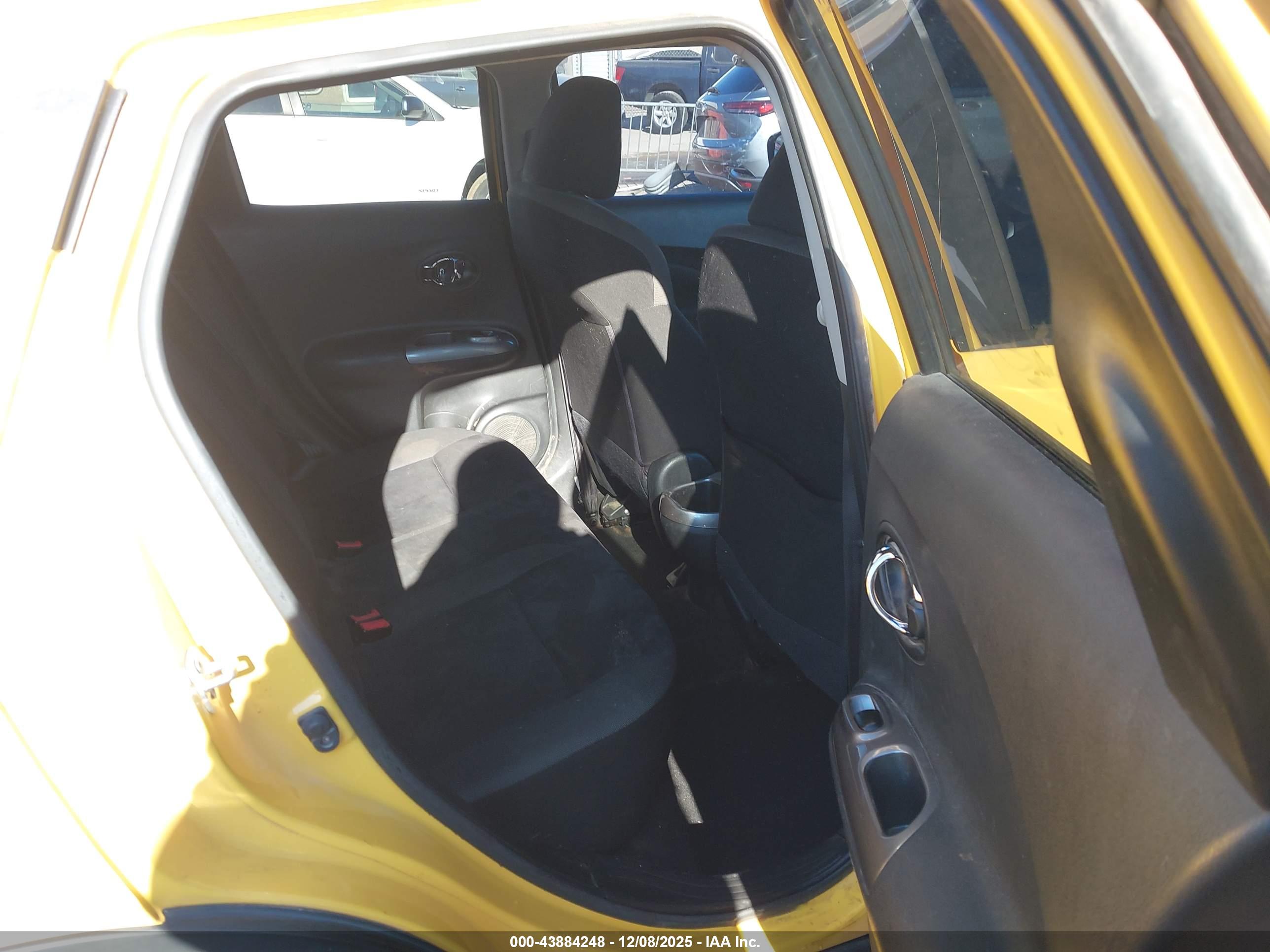 NISSAN JUKE image 8