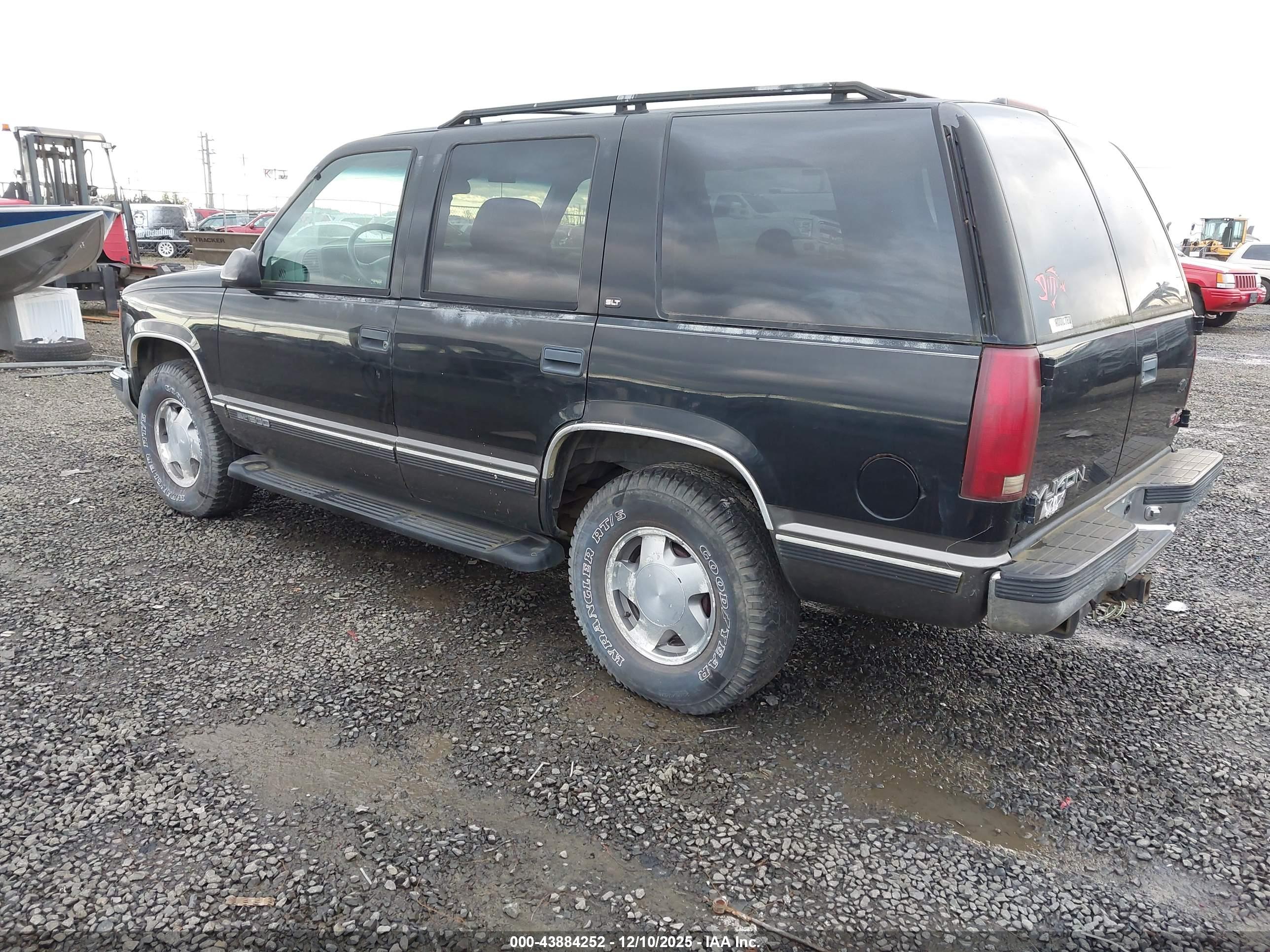 GMC YUKON image 3