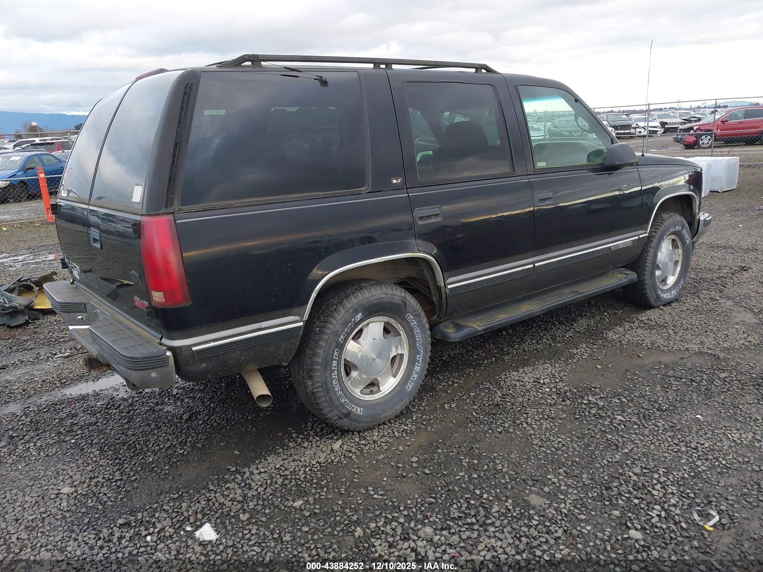 GMC YUKON image 4