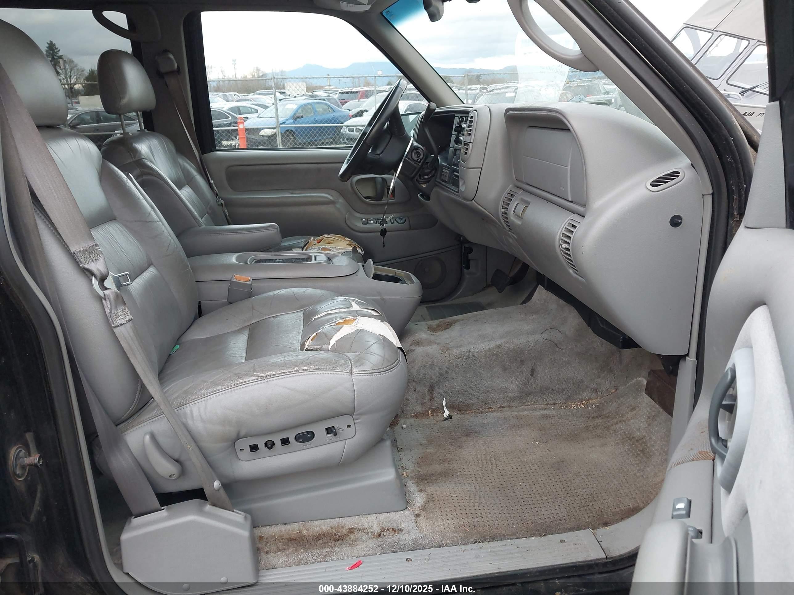 GMC YUKON image 5
