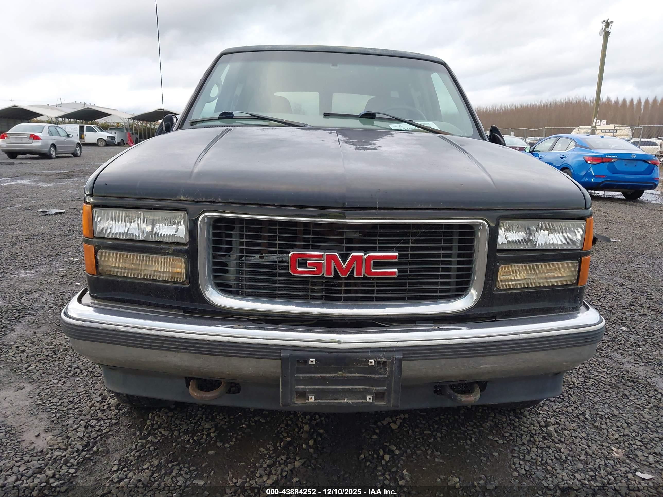 GMC YUKON image 6