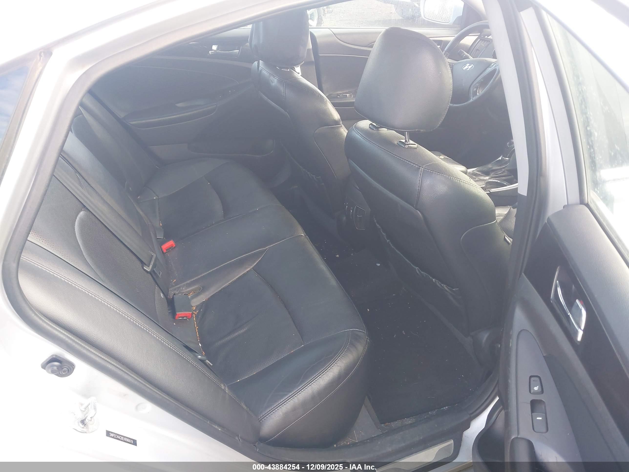 HYUNDAI SONATA image 8