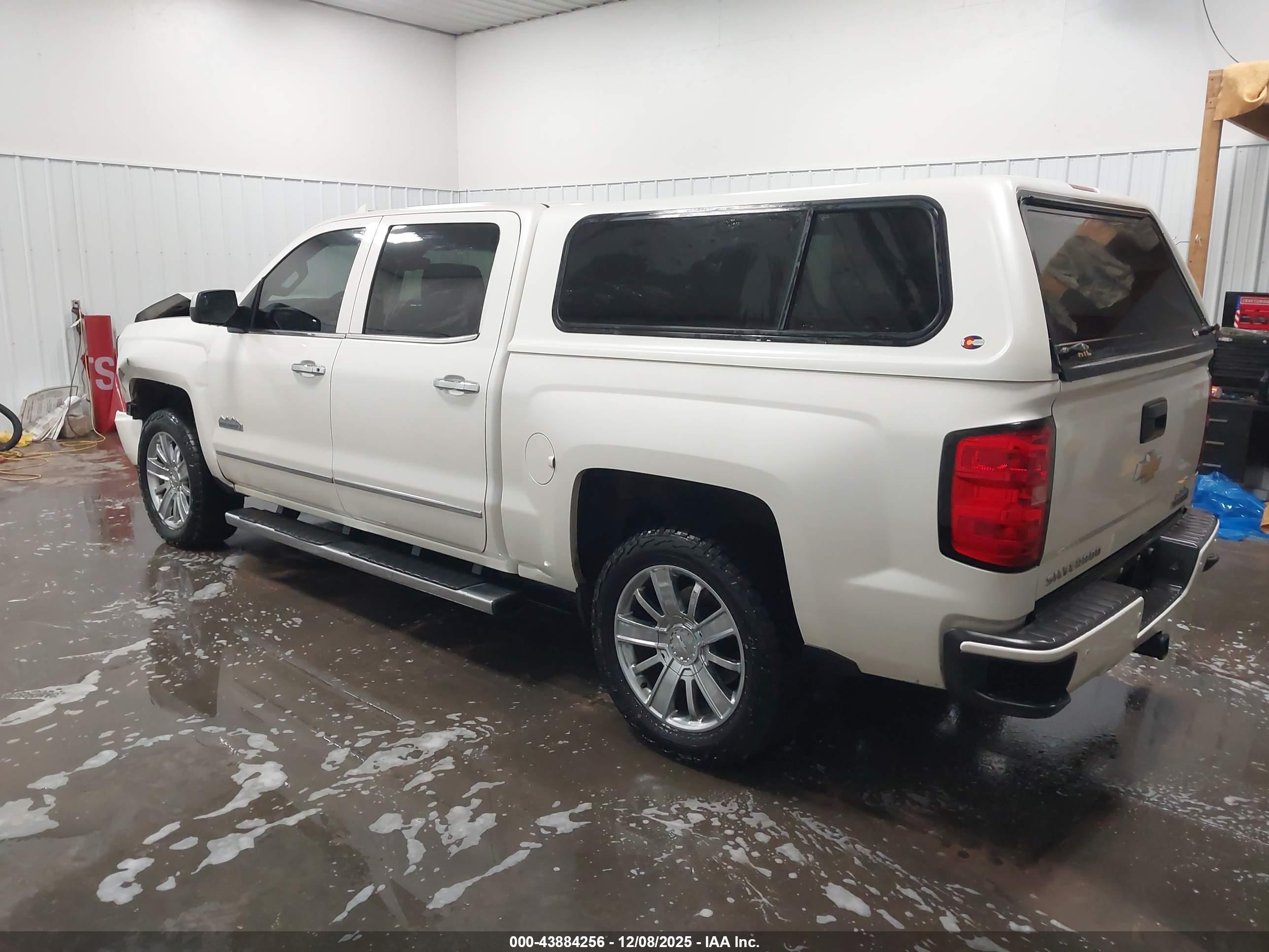 CHEVROLET SILVERADO image 3