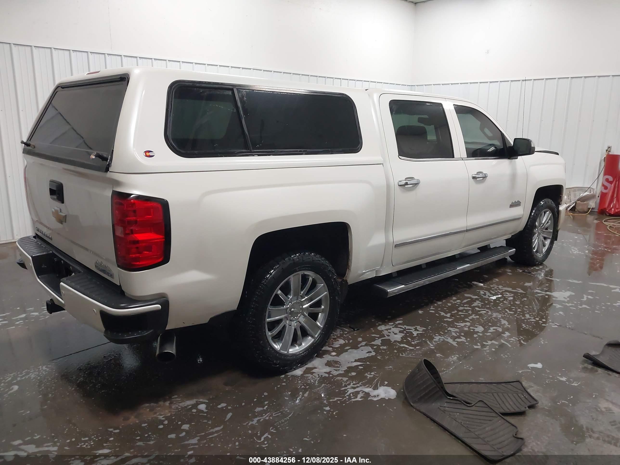 CHEVROLET SILVERADO image 4