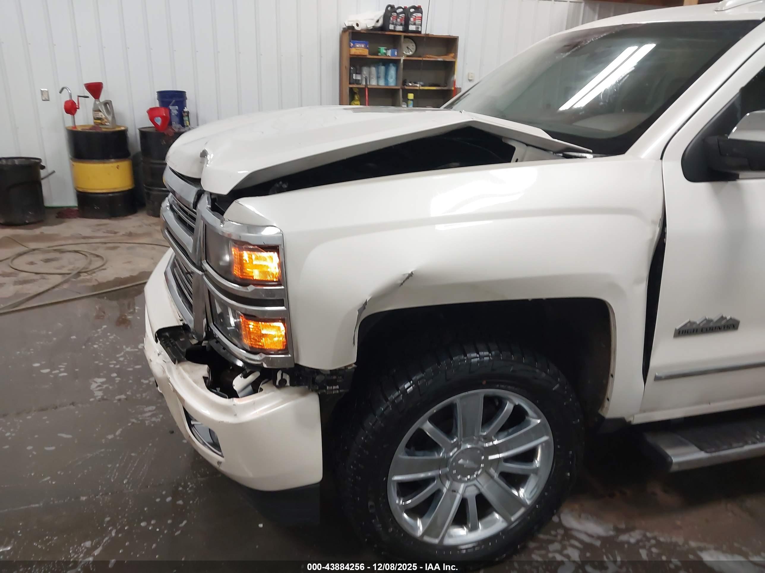 CHEVROLET SILVERADO image 6