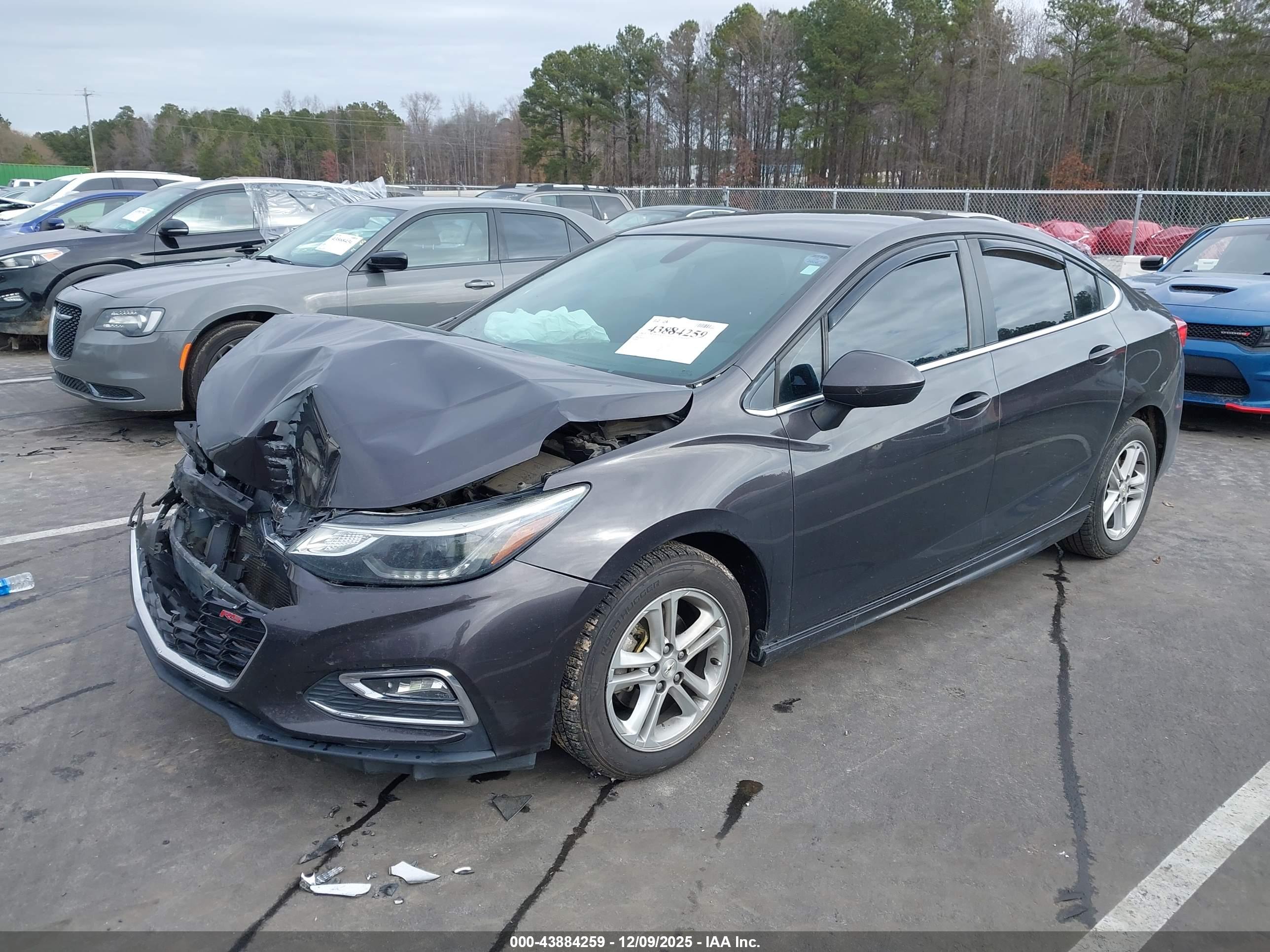 CHEVROLET CRUZE image 2