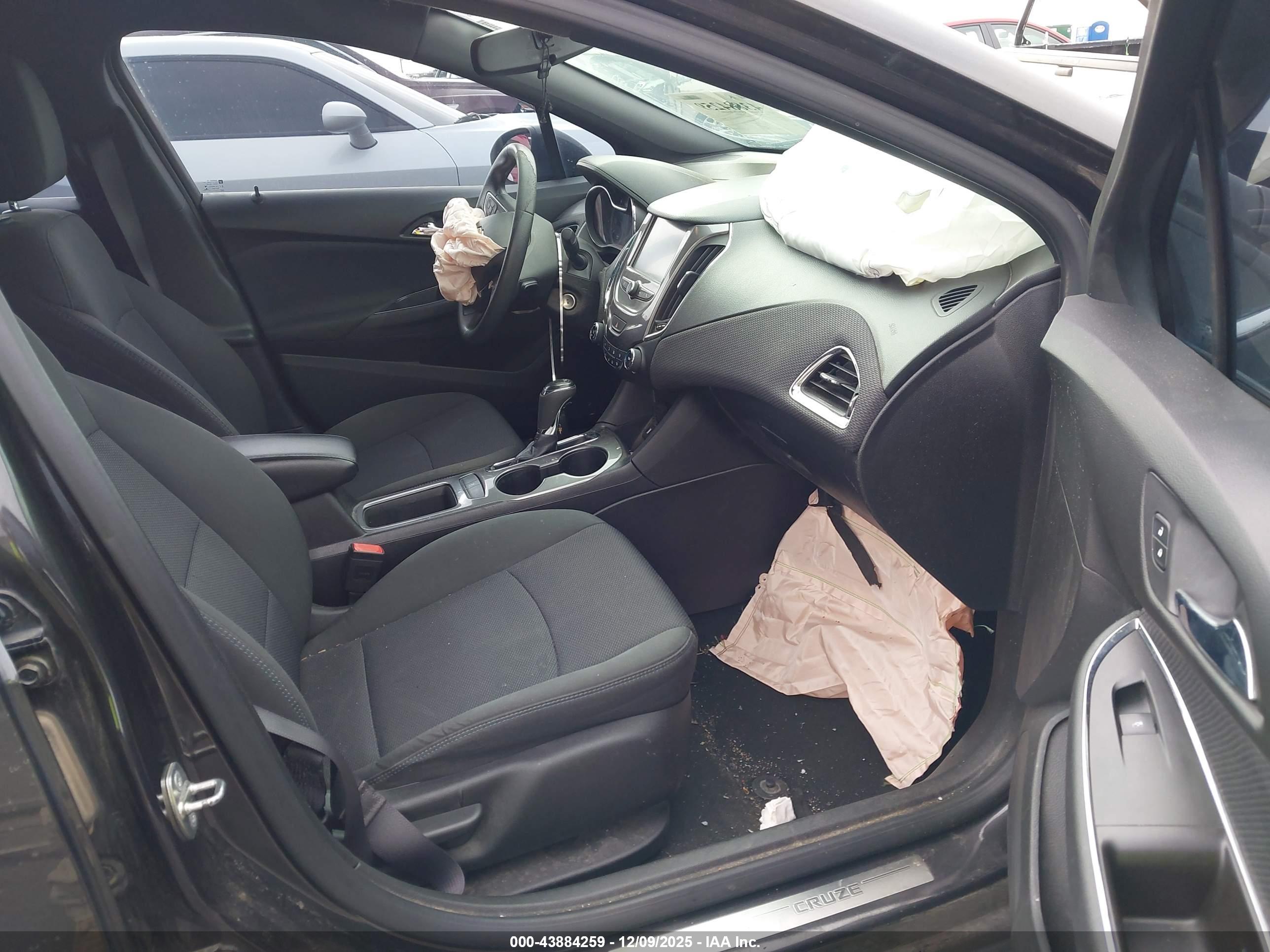 CHEVROLET CRUZE image 5