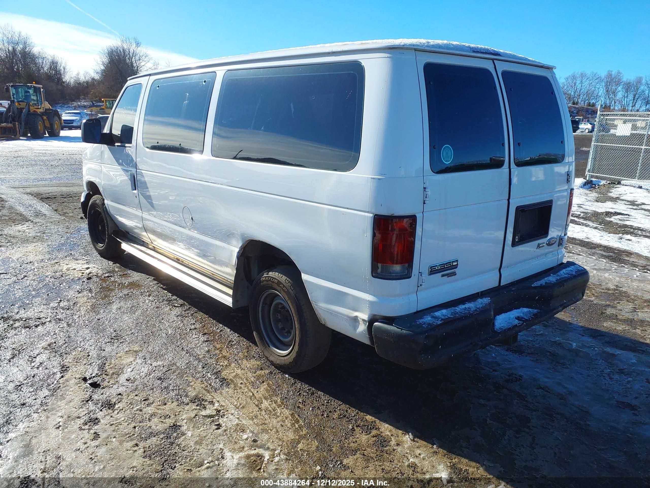 FORD E-350 image 3