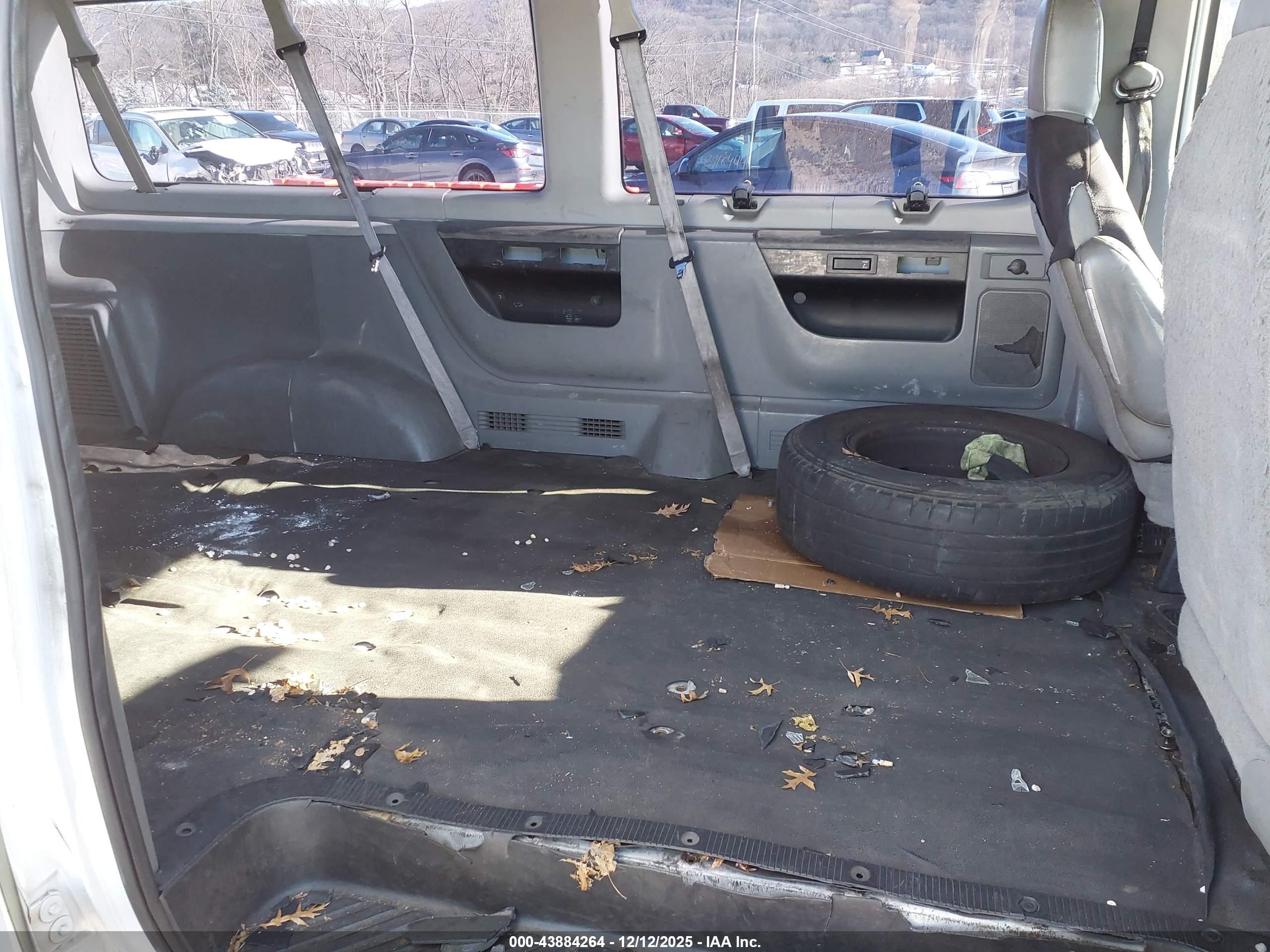FORD E-350 image 8