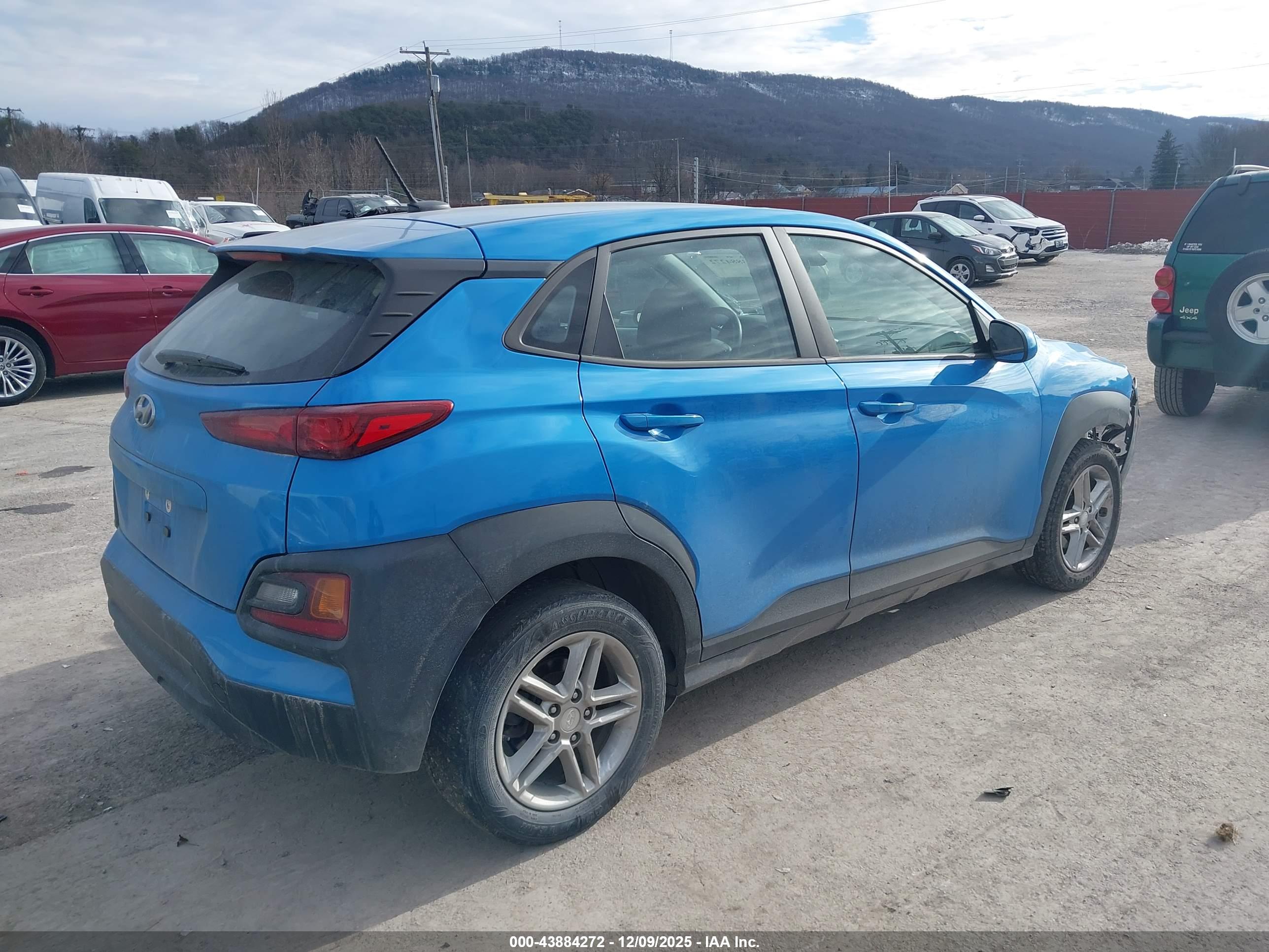 HYUNDAI KONA image 4