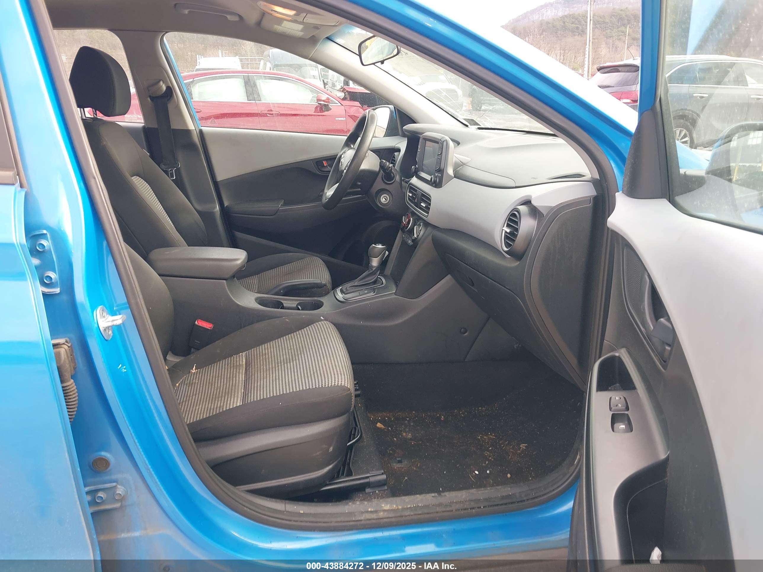 HYUNDAI KONA image 5