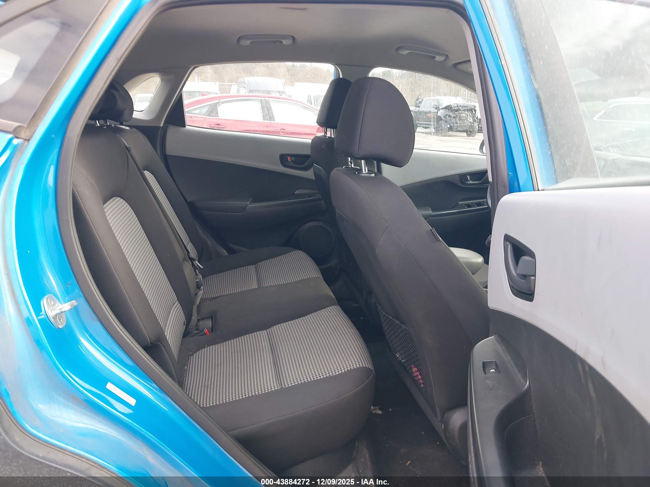 HYUNDAI KONA image 8