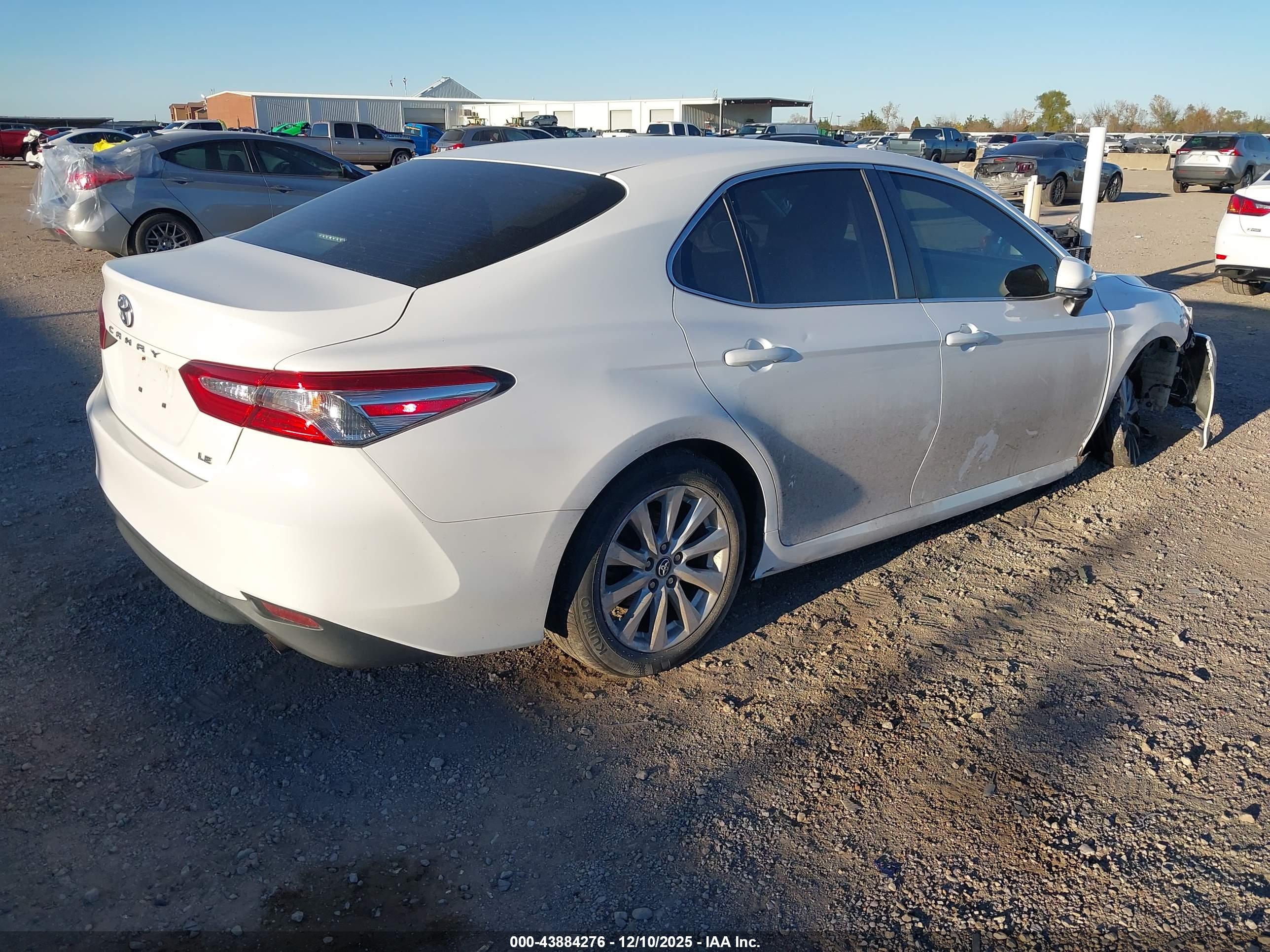 TOYOTA CAMRY image 4