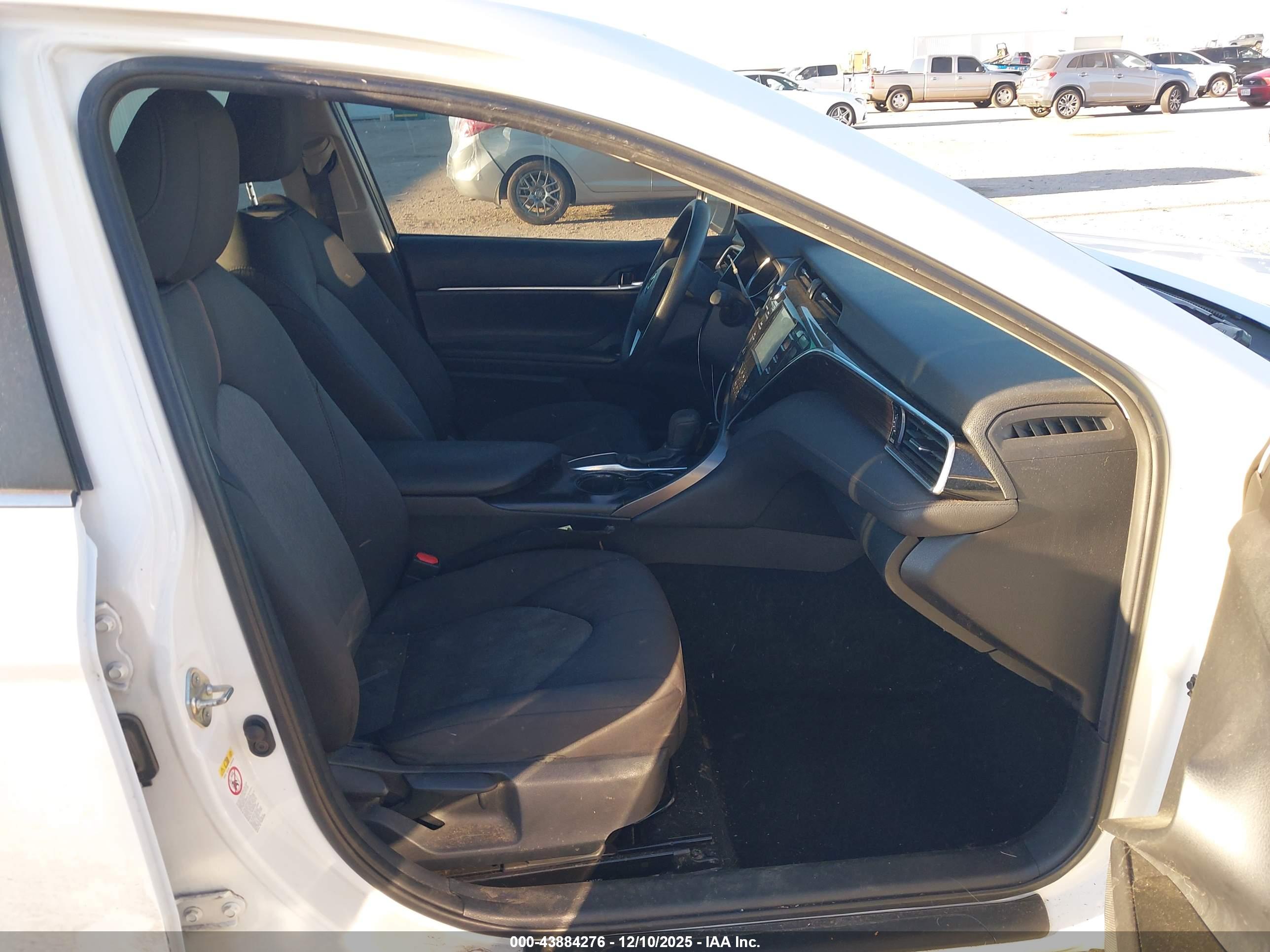 TOYOTA CAMRY image 5