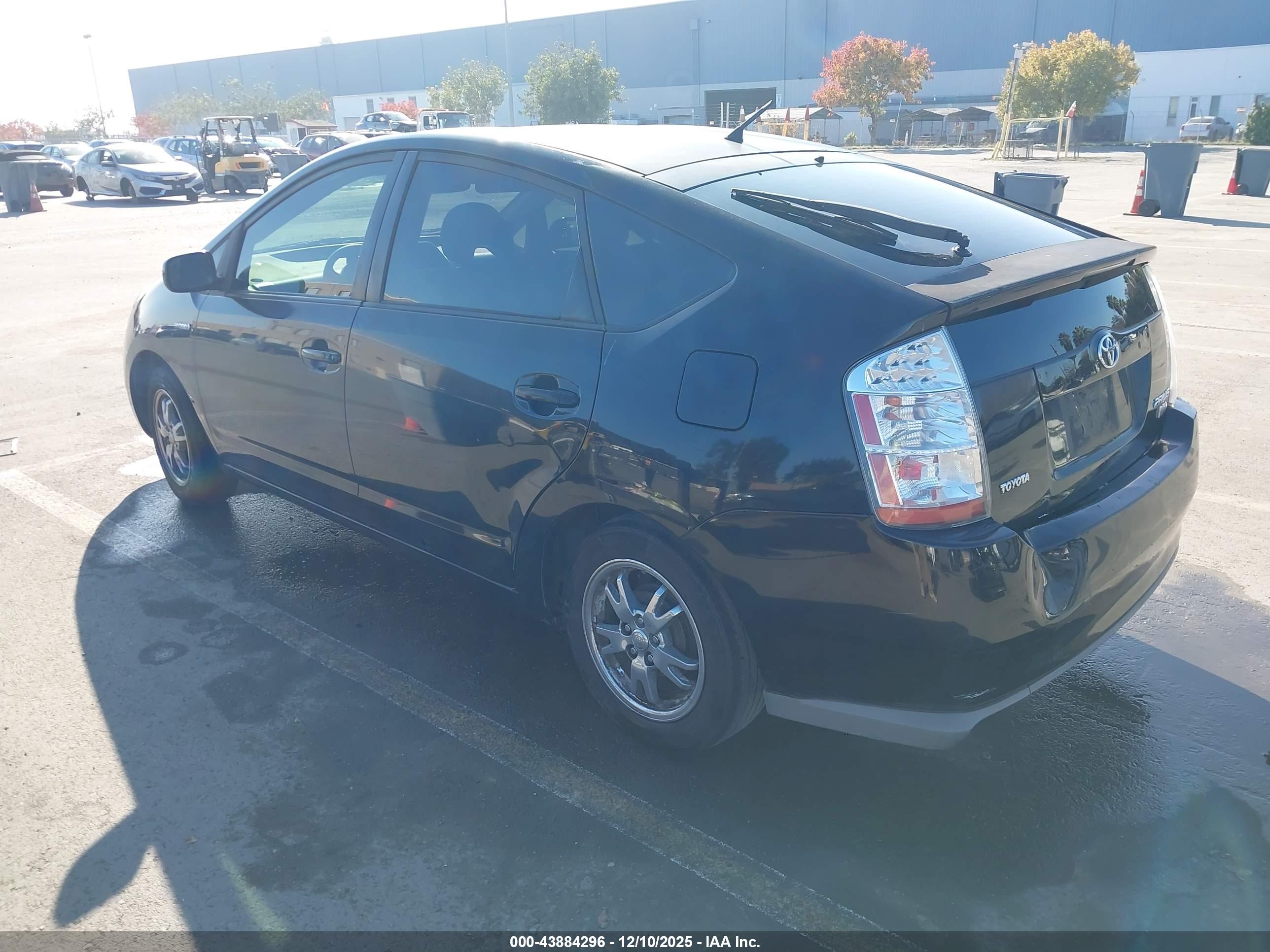 TOYOTA PRIUS image 3