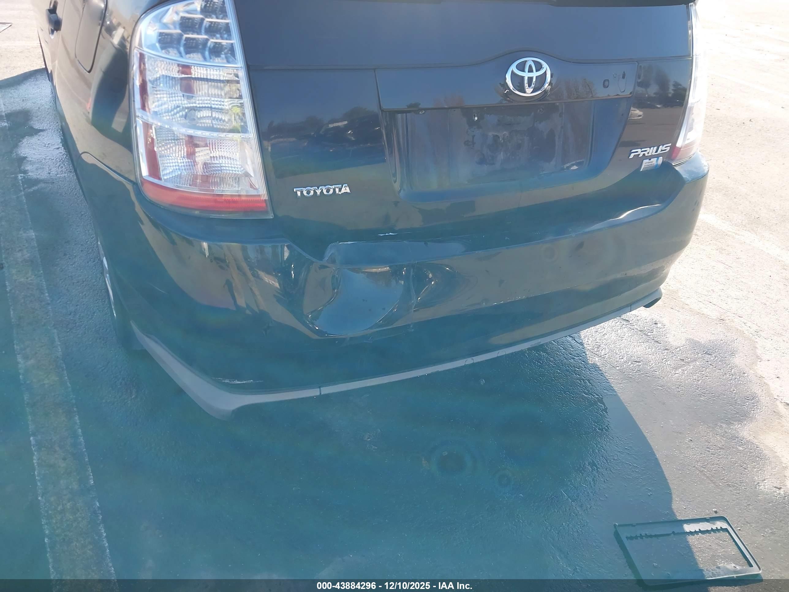 TOYOTA PRIUS image 6