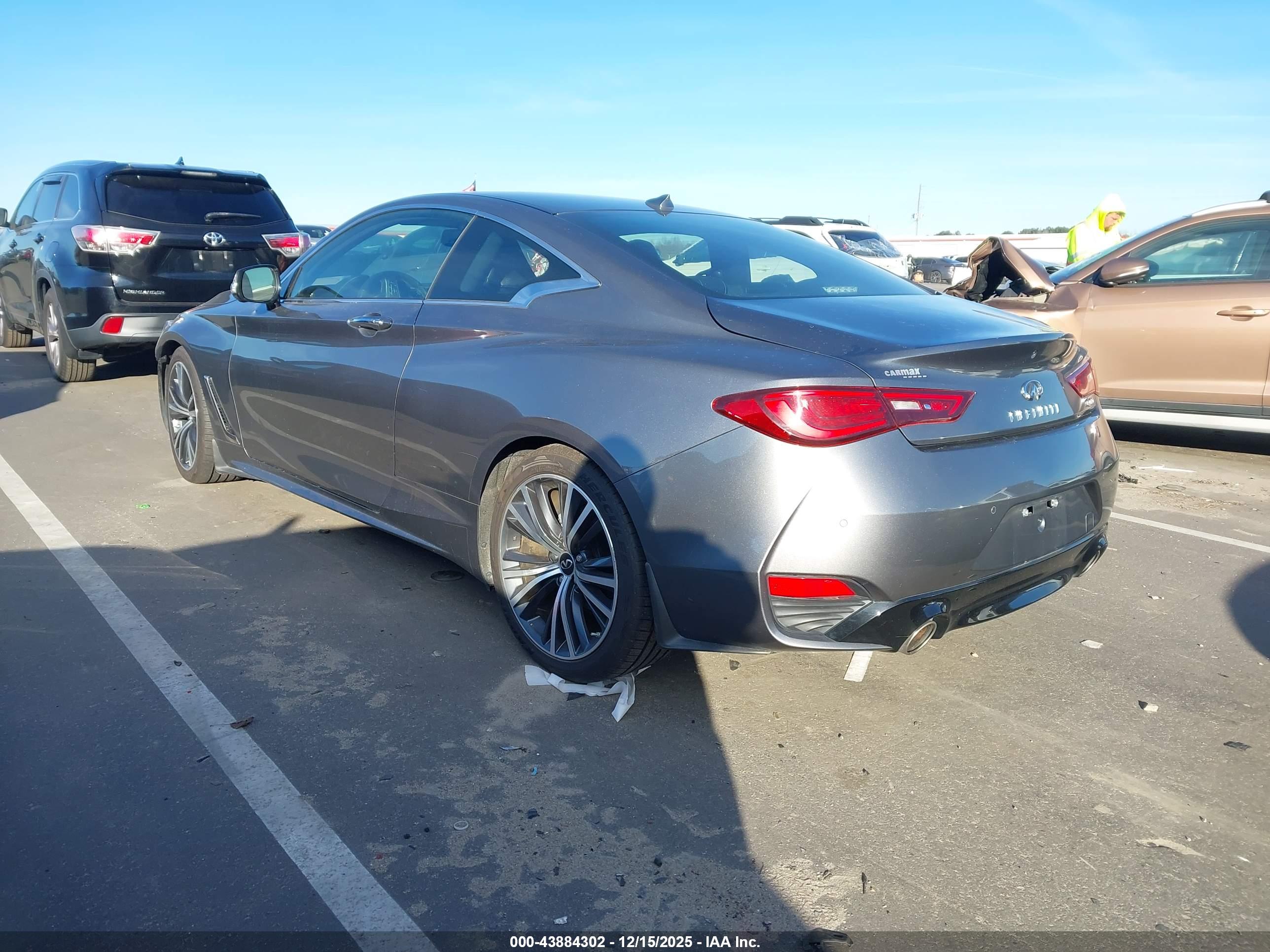 INFINITI Q60 image 3
