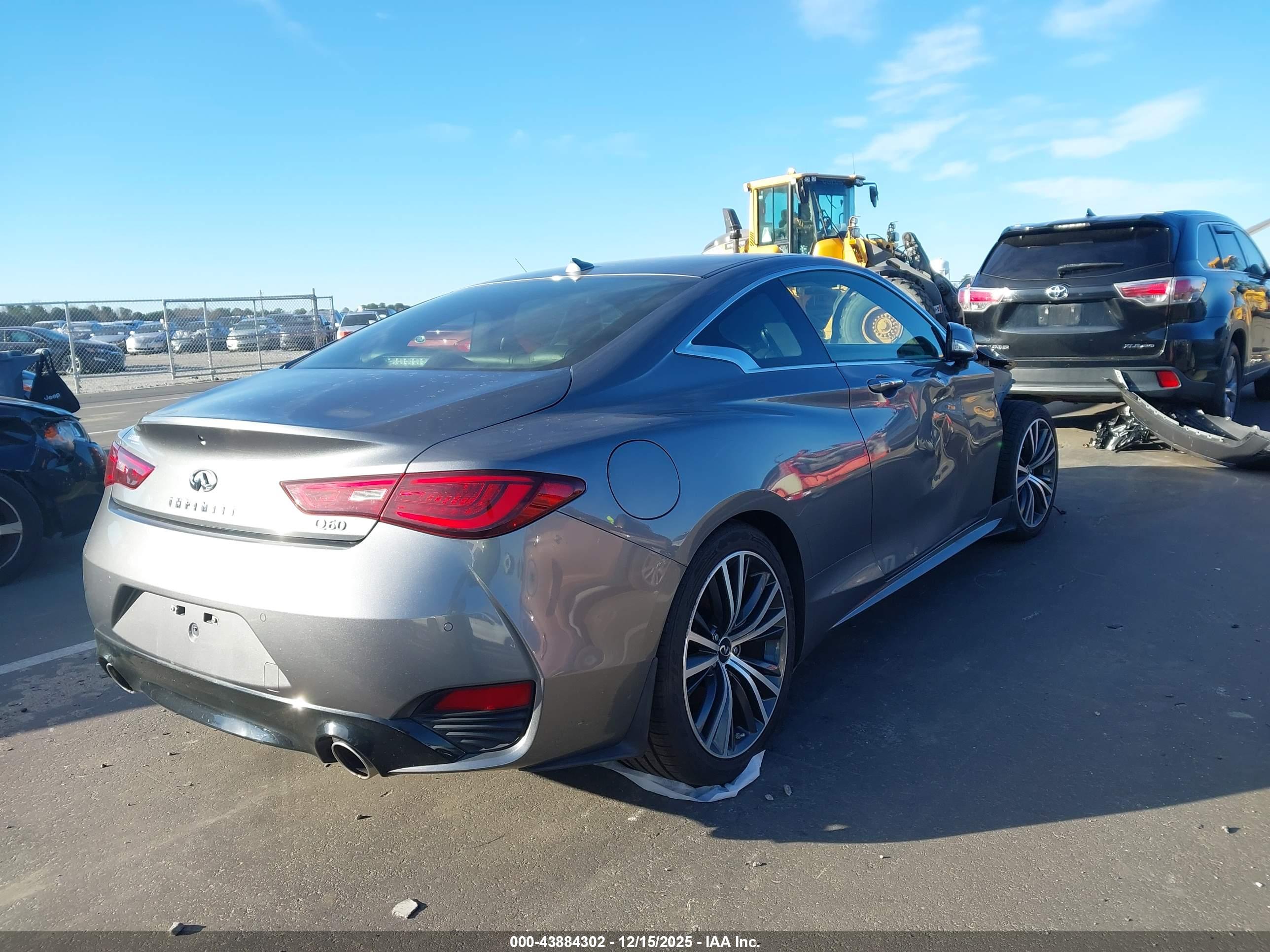 INFINITI Q60 image 4