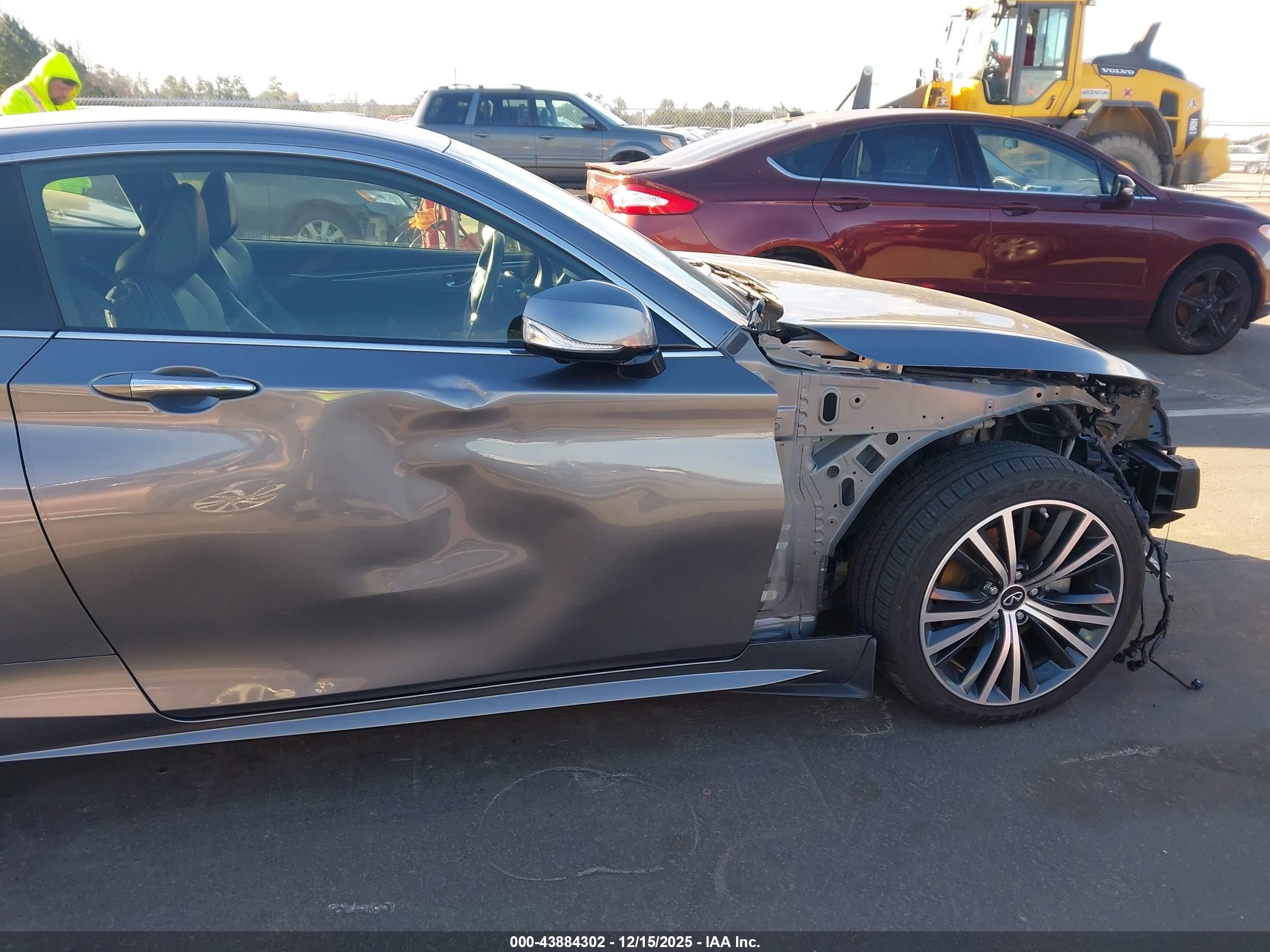 INFINITI Q60 image 6