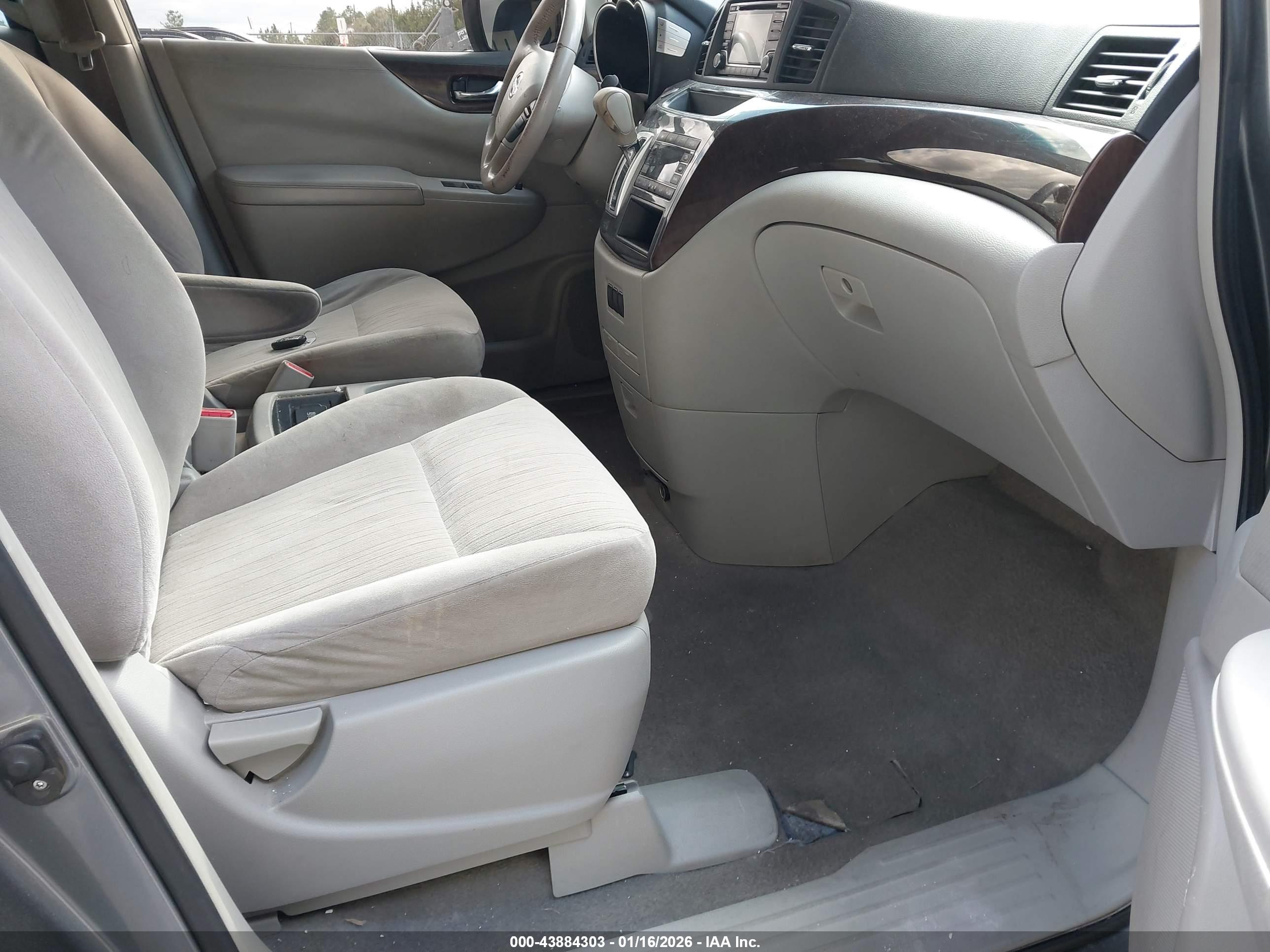 NISSAN QUEST image 5