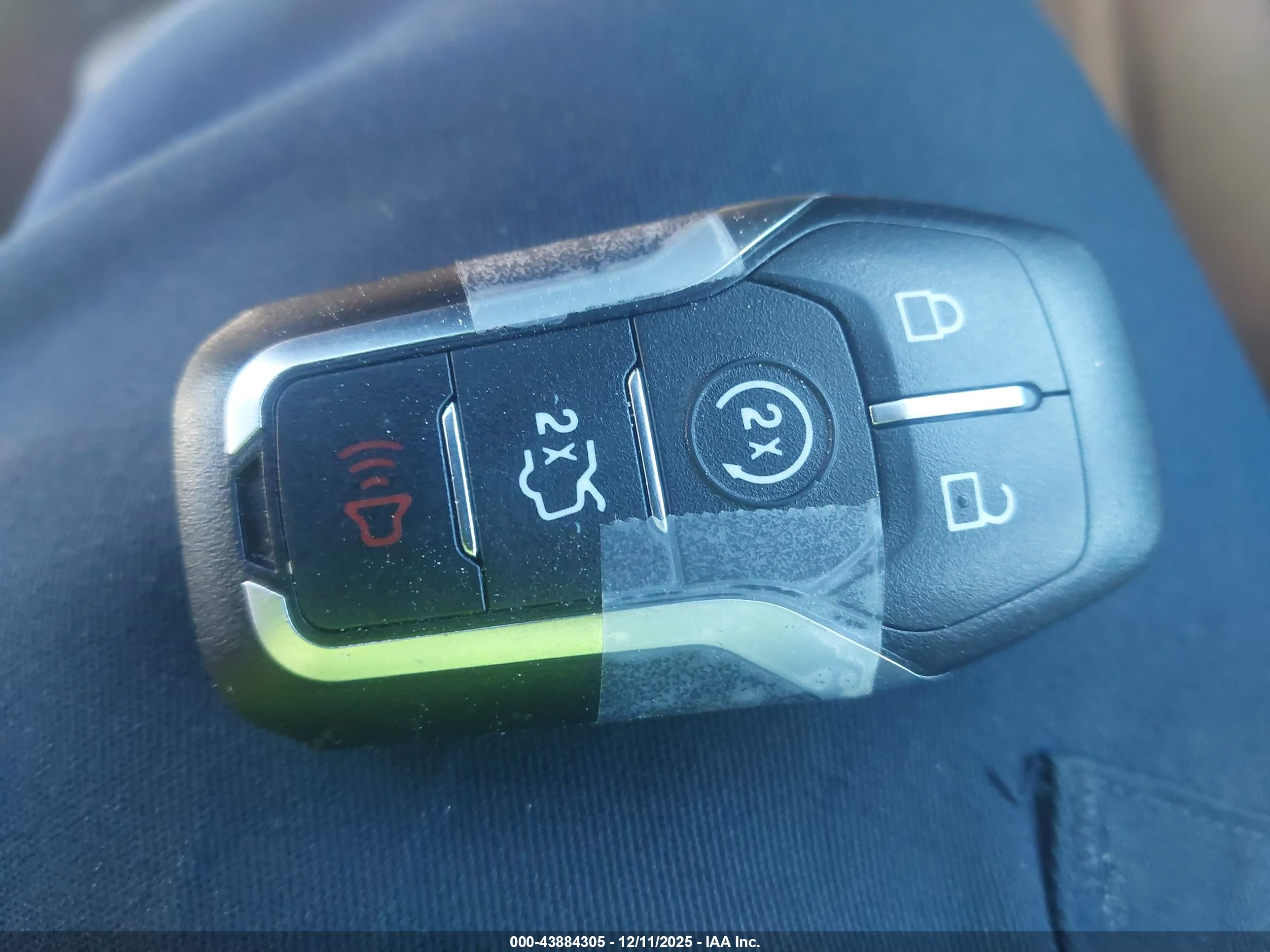 FORD FUSION image 11