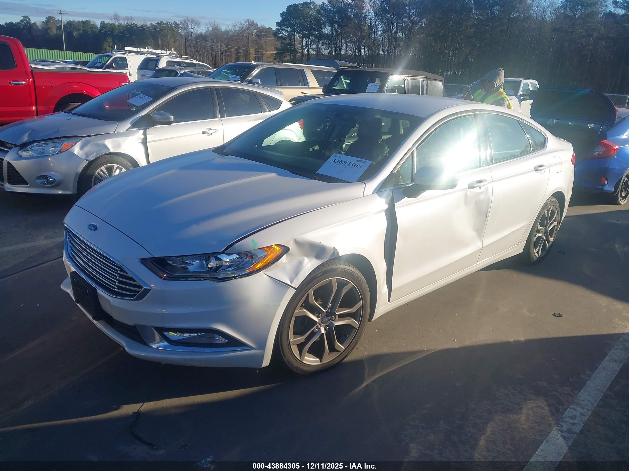 FORD FUSION image 2