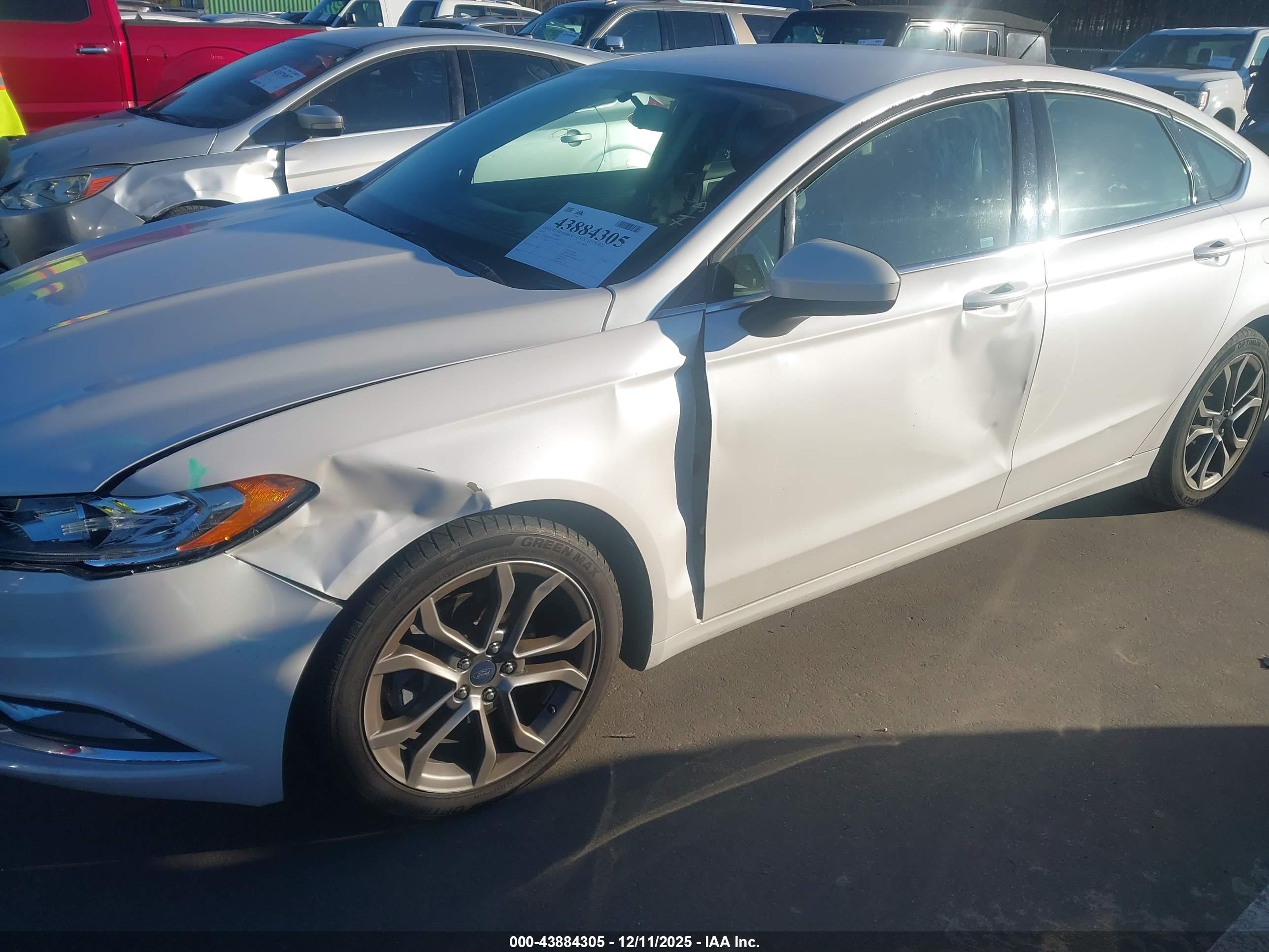 FORD FUSION image 6