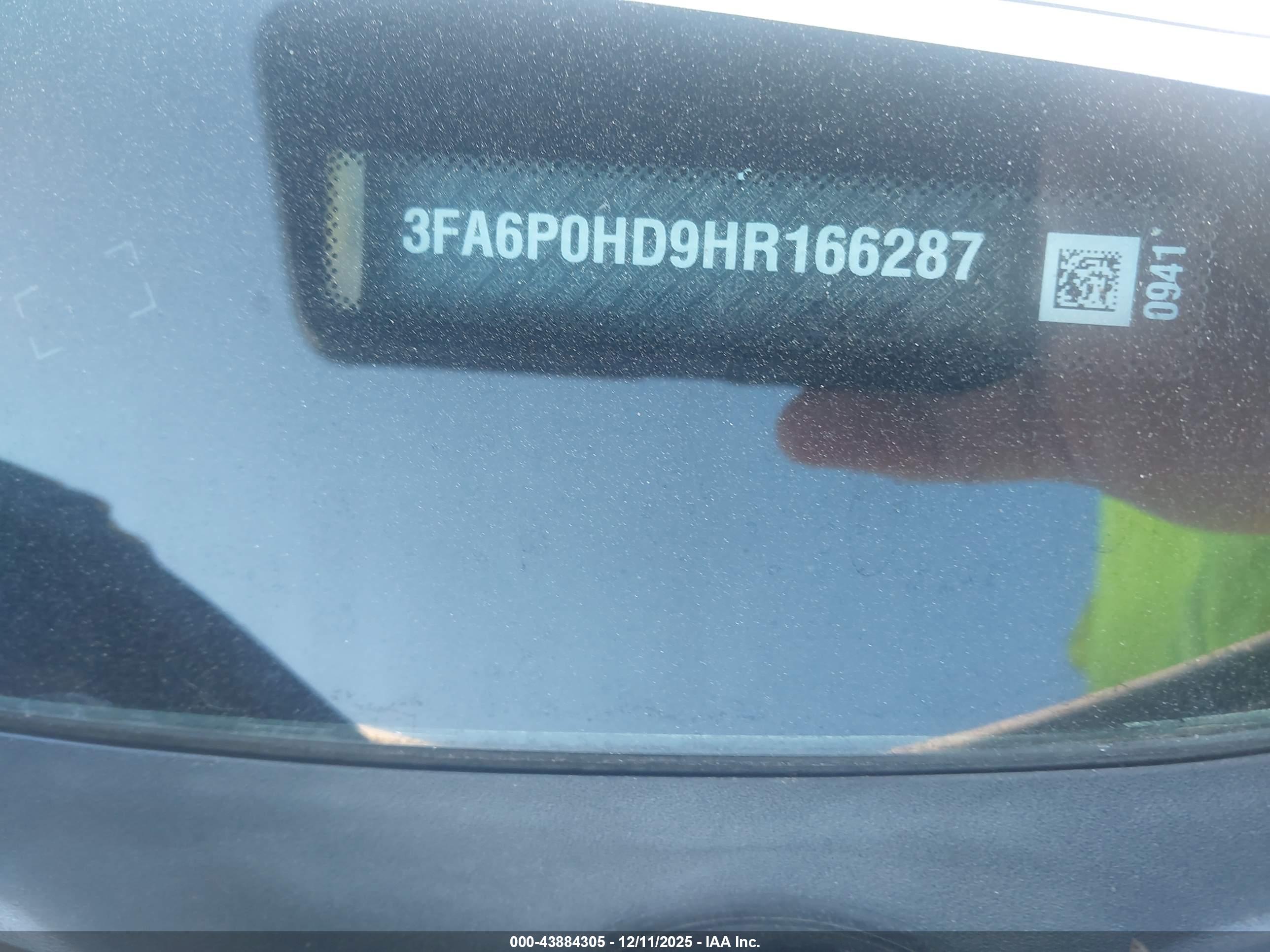 FORD FUSION image 9