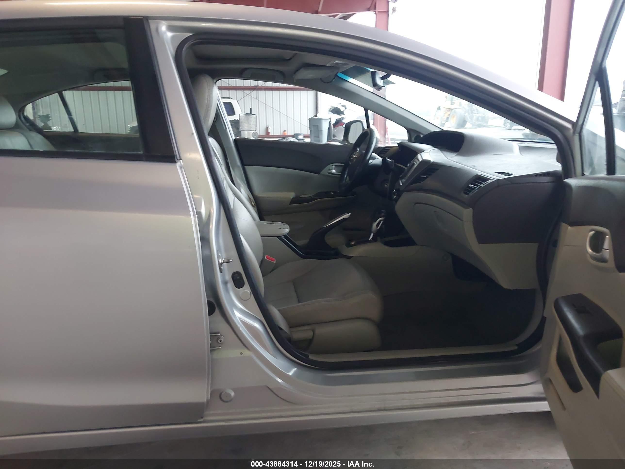 HONDA CIVIC image 5