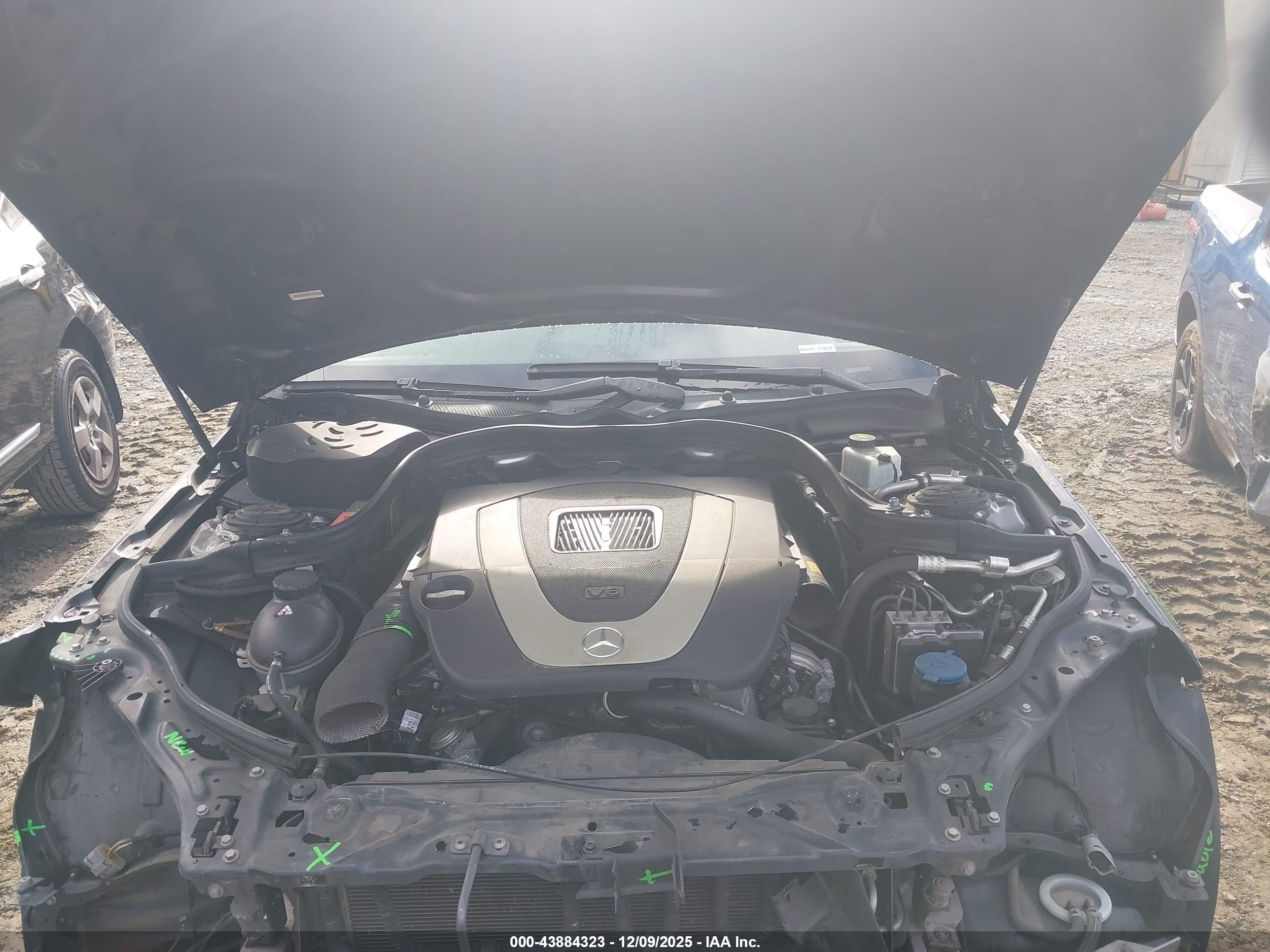 MERCEDES-BENZ E image 10