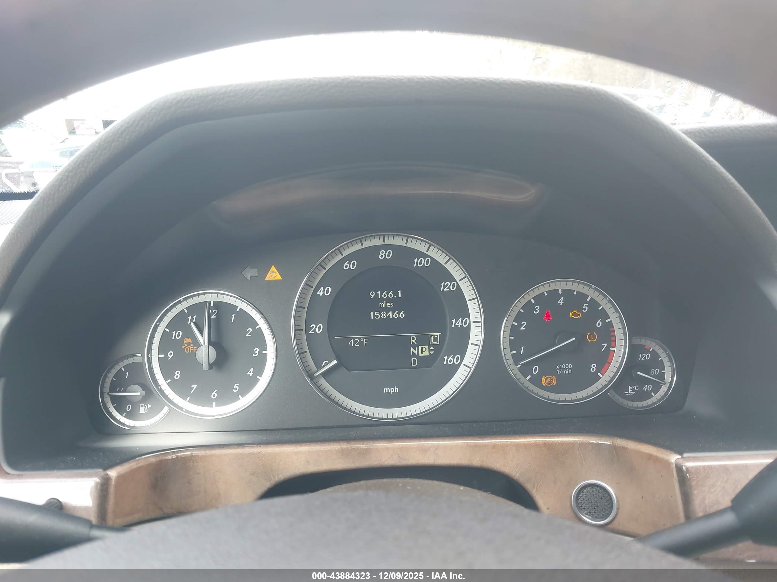 MERCEDES-BENZ E image 7