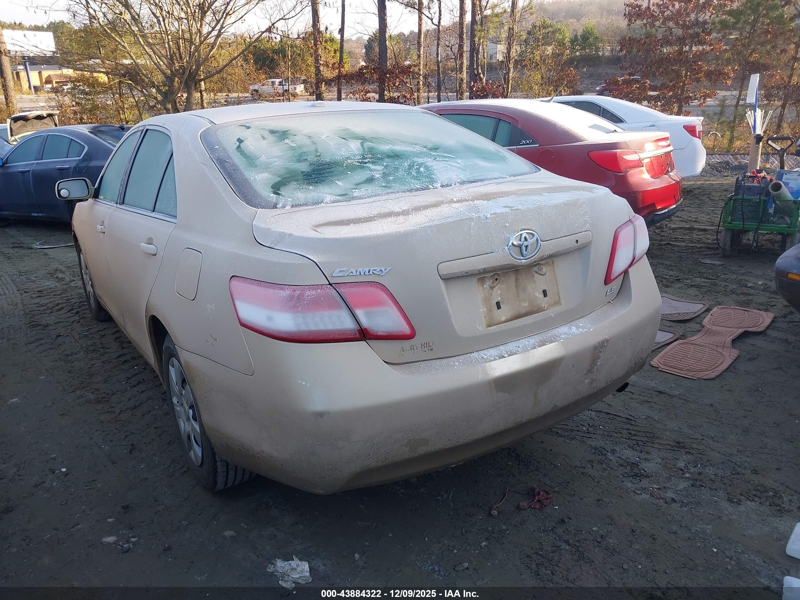 TOYOTA CAMRY image 3