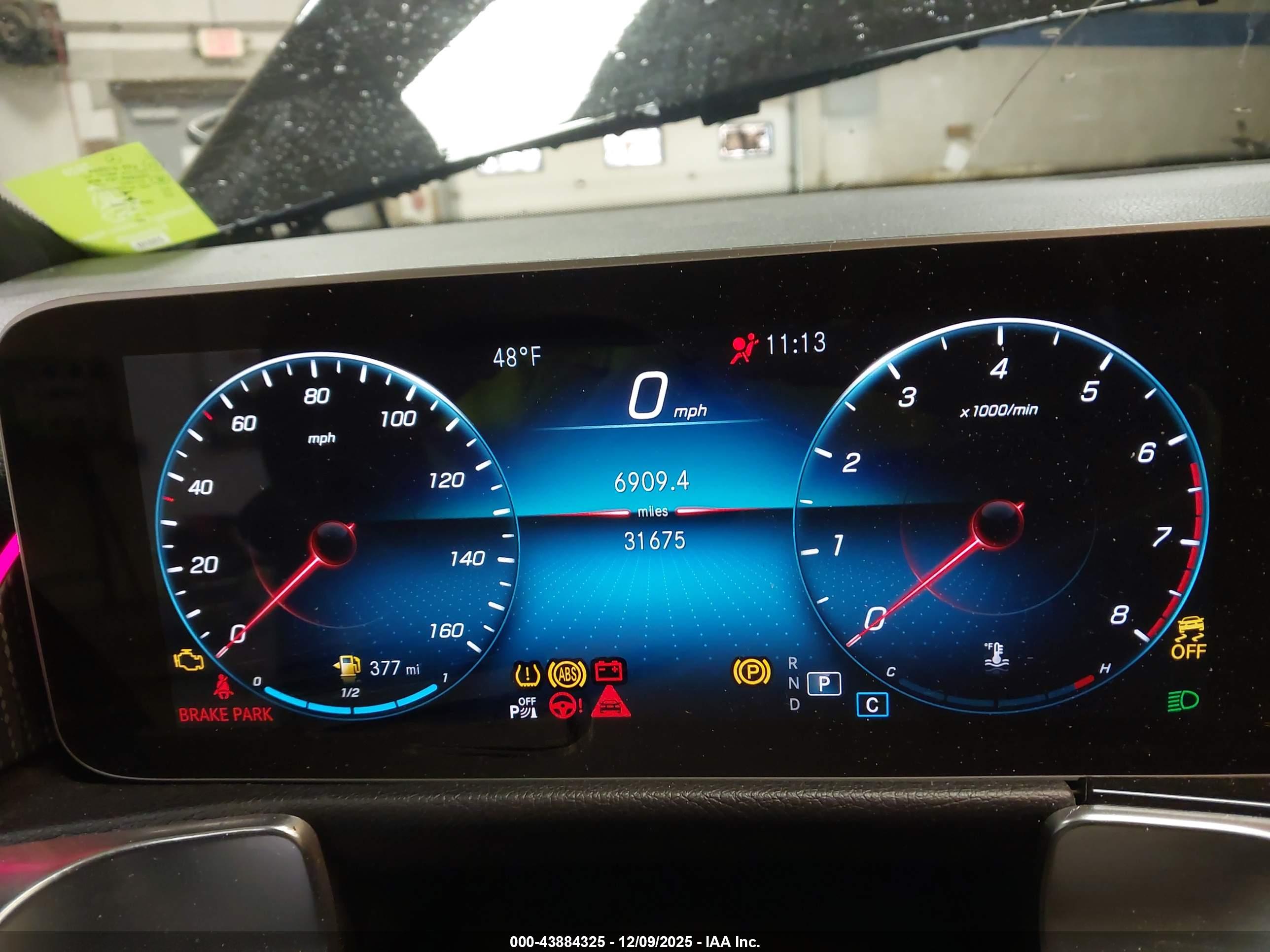 MERCEDES-BENZ GLB image 7