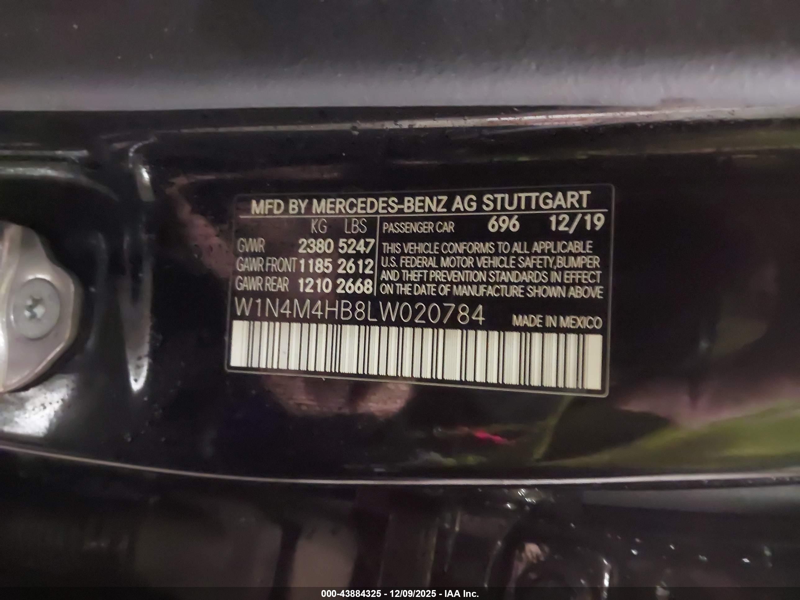 MERCEDES-BENZ GLB image 9