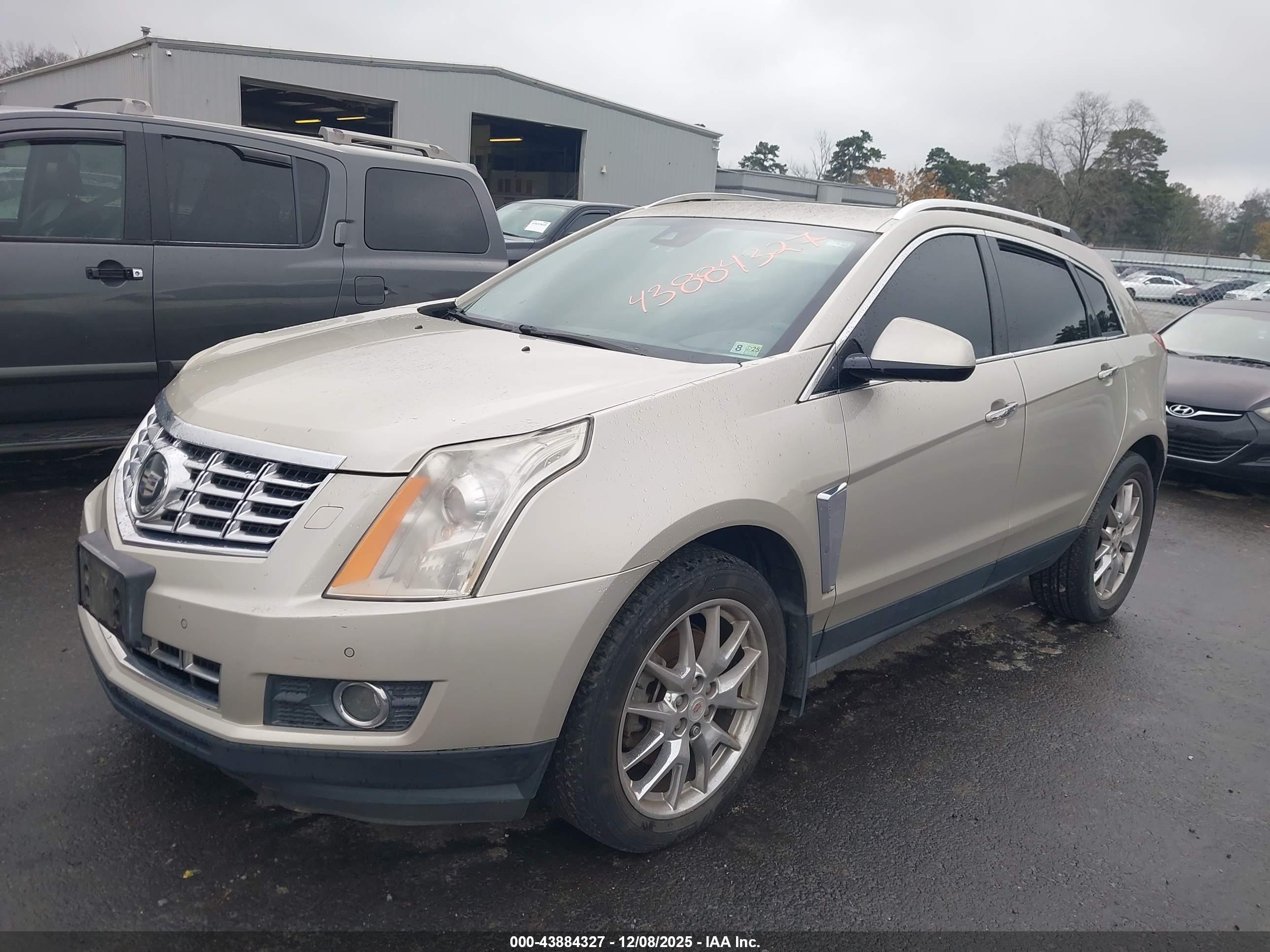 CADILLAC SRX image 2