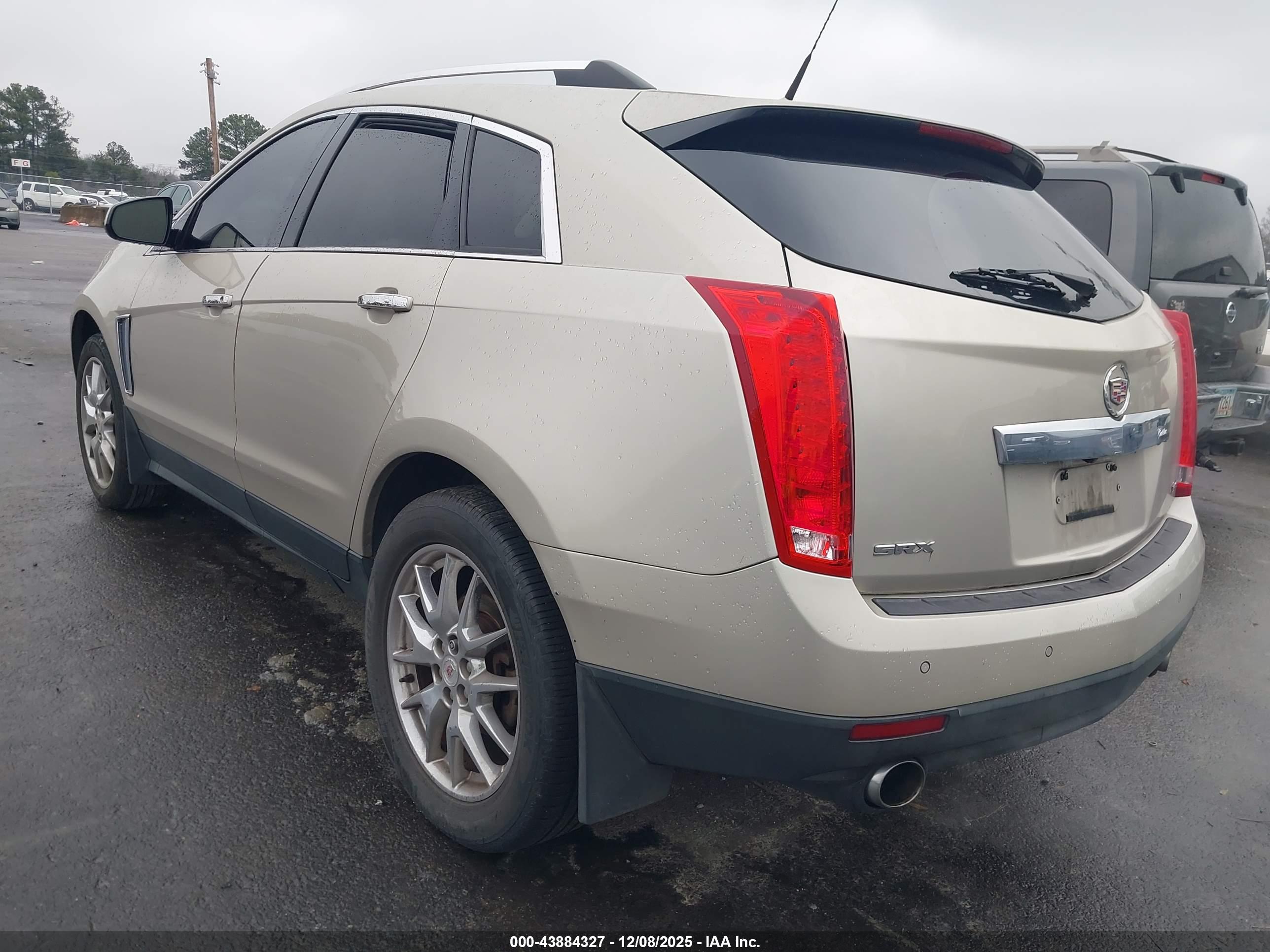 CADILLAC SRX image 3