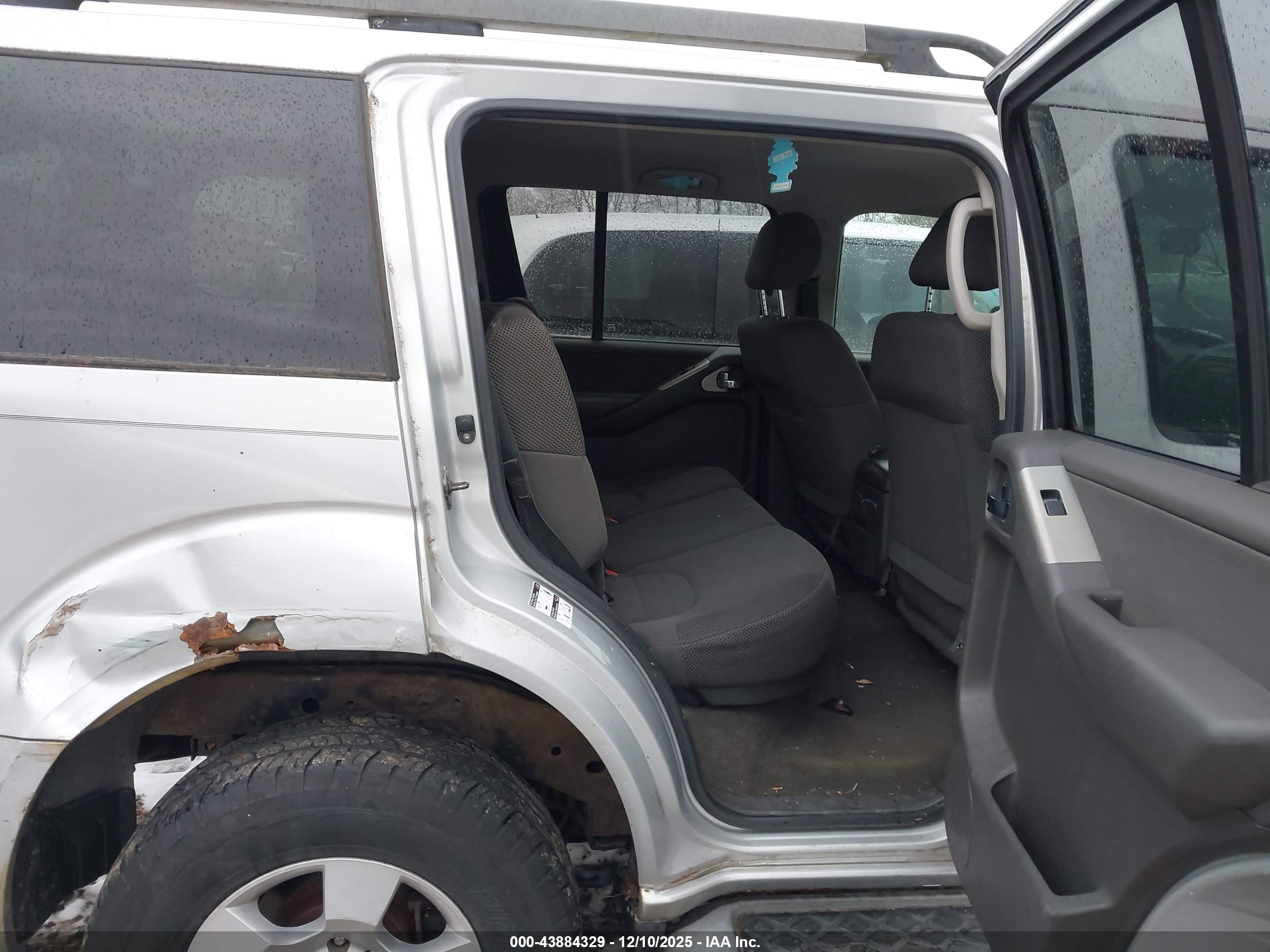 NISSAN PATHFINDER image 8