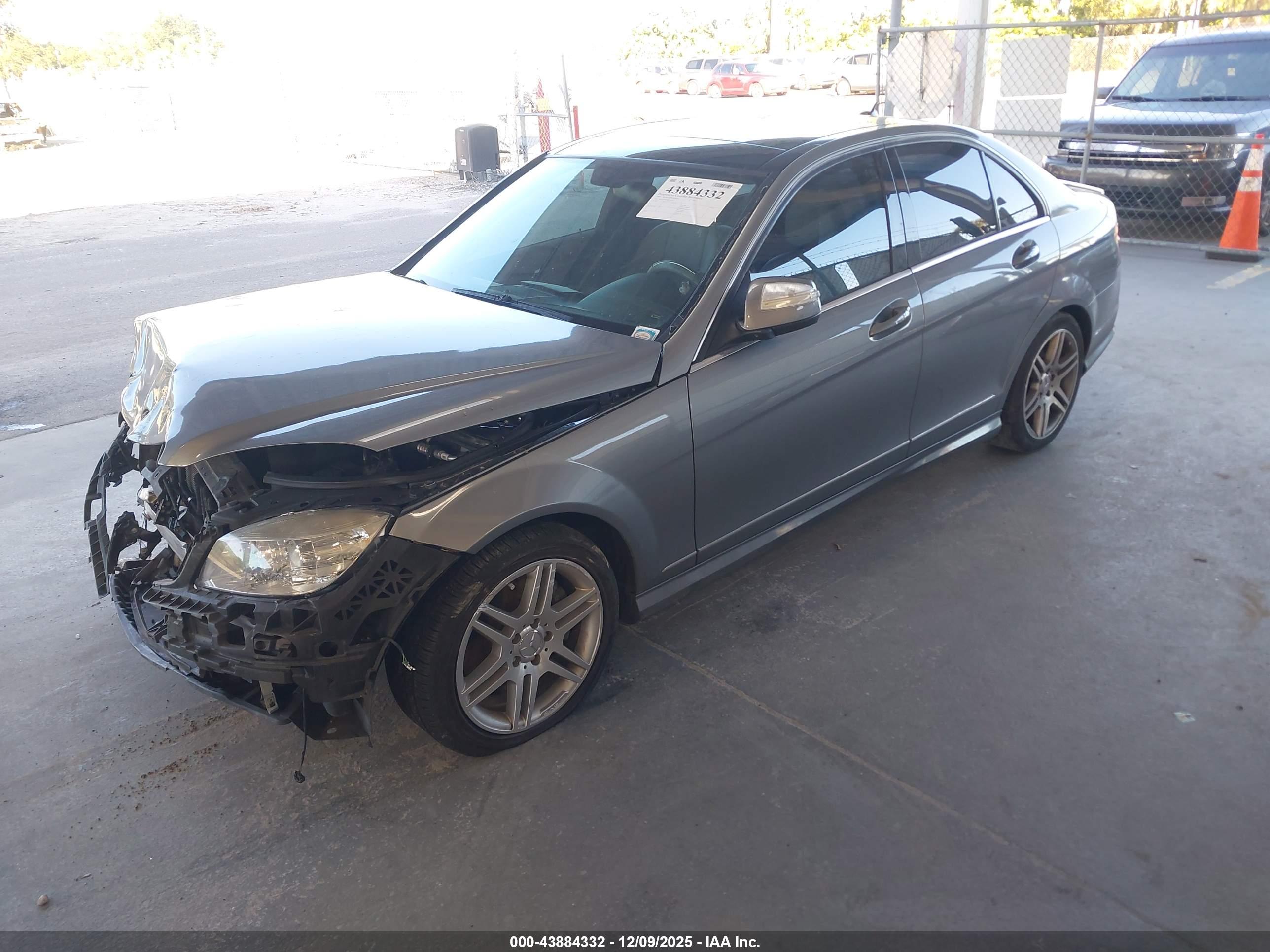 MERCEDES-BENZ C image 2
