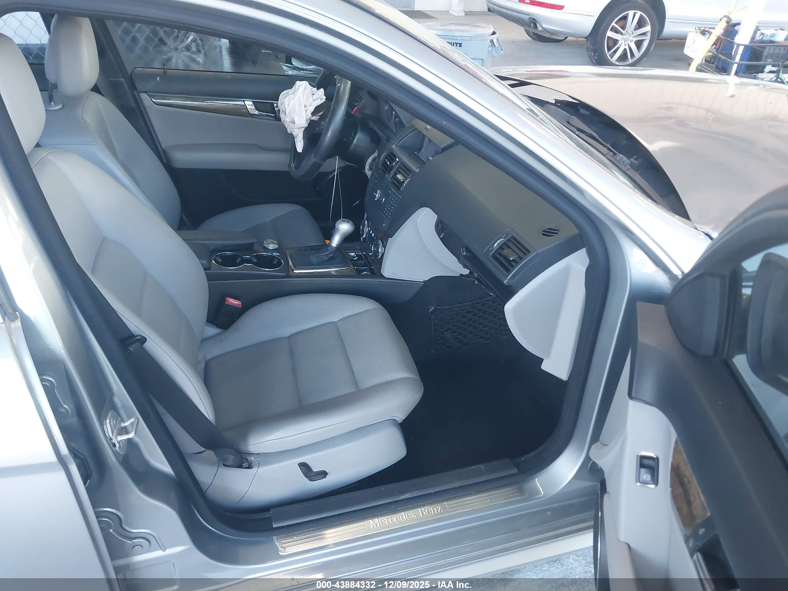 MERCEDES-BENZ C image 5