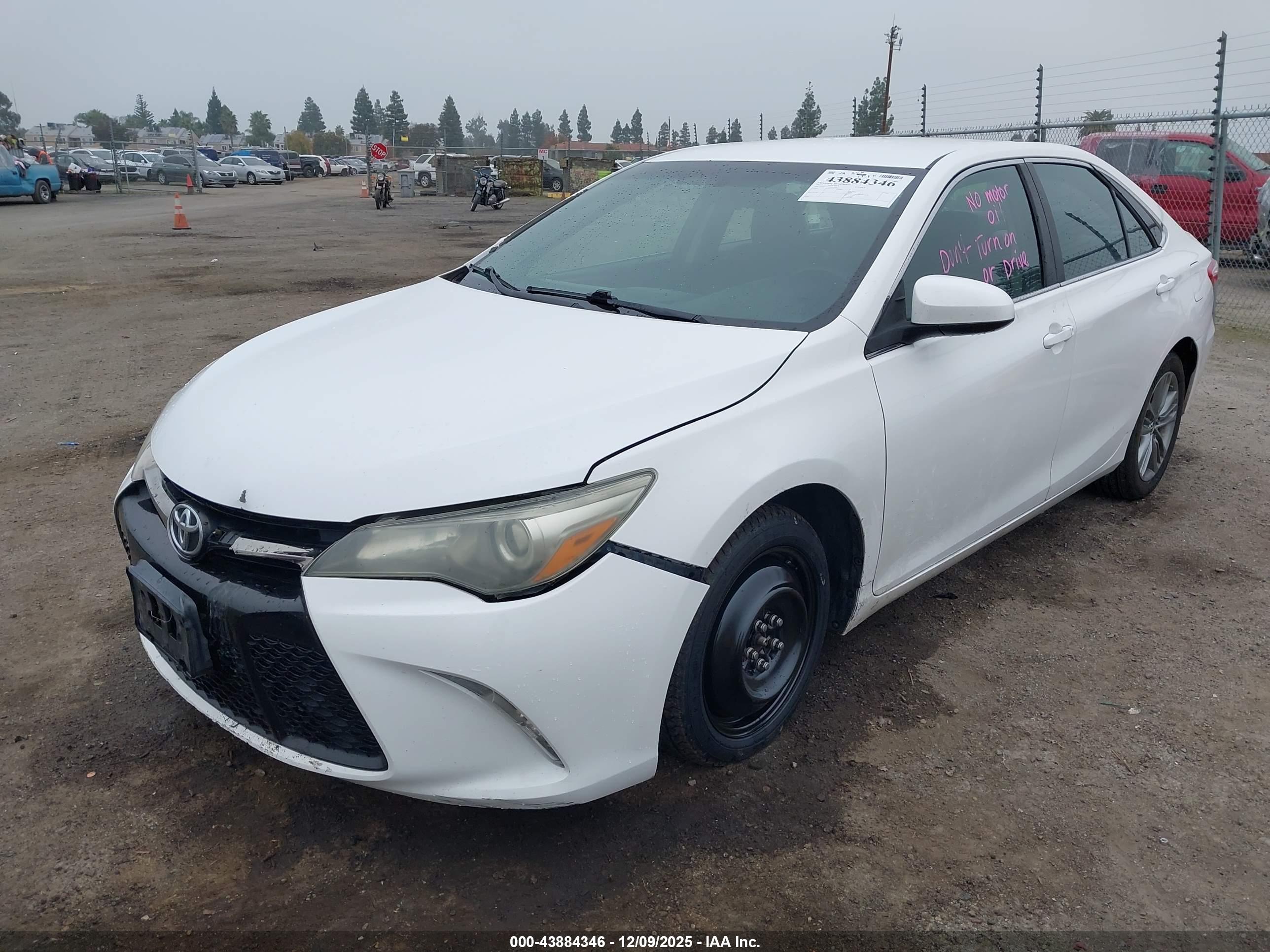 TOYOTA CAMRY image 2