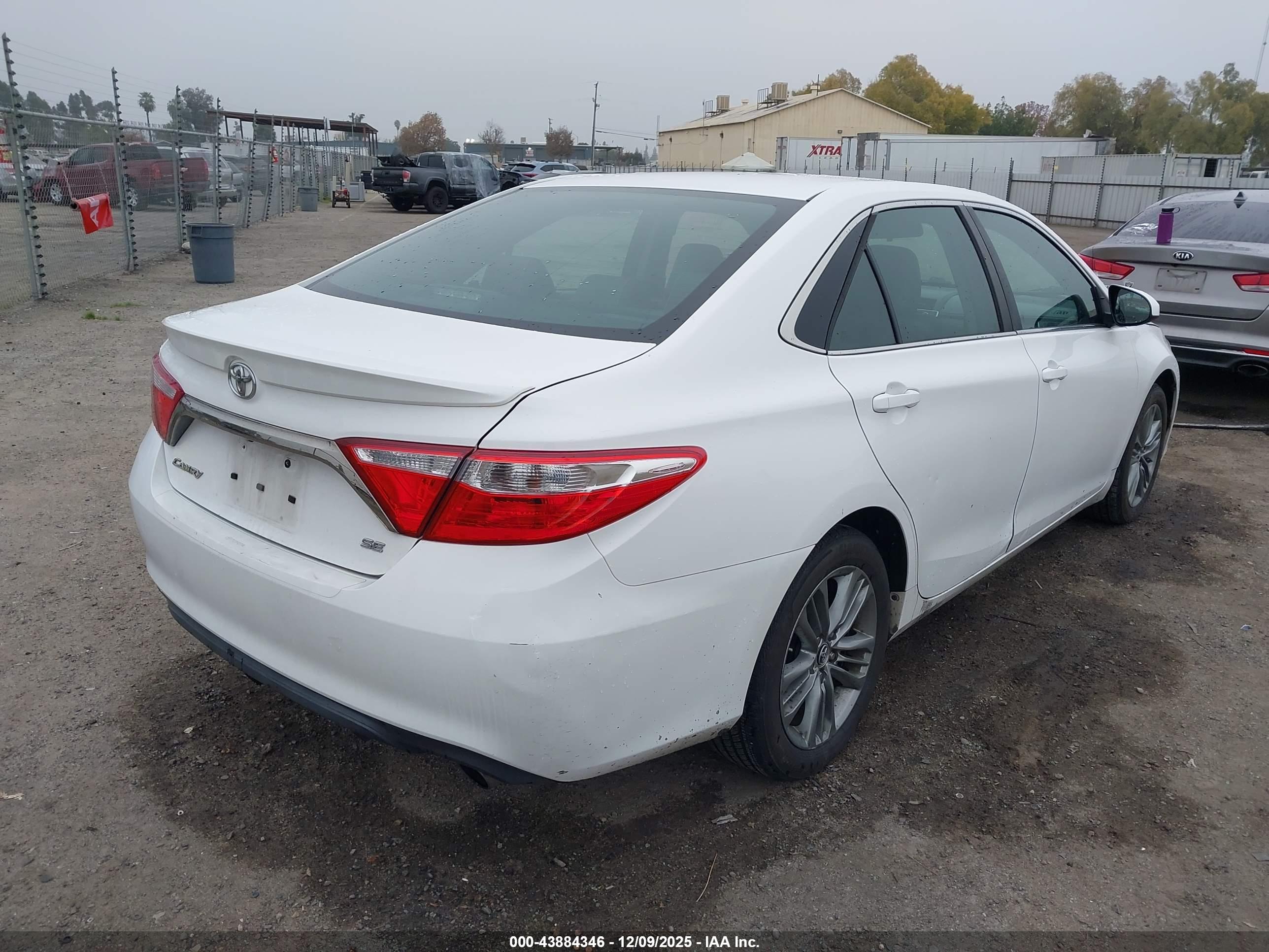 TOYOTA CAMRY image 4