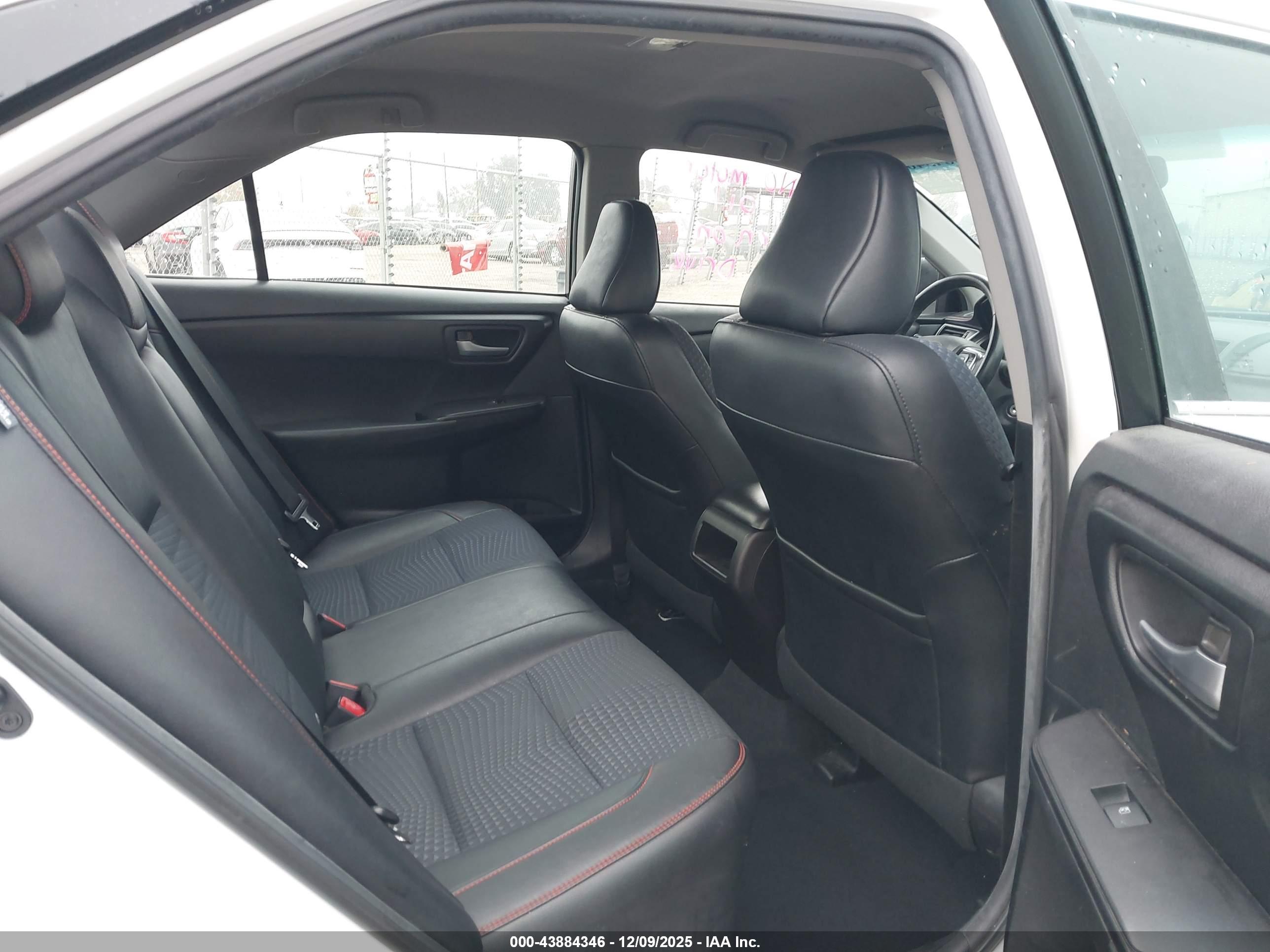 TOYOTA CAMRY image 8