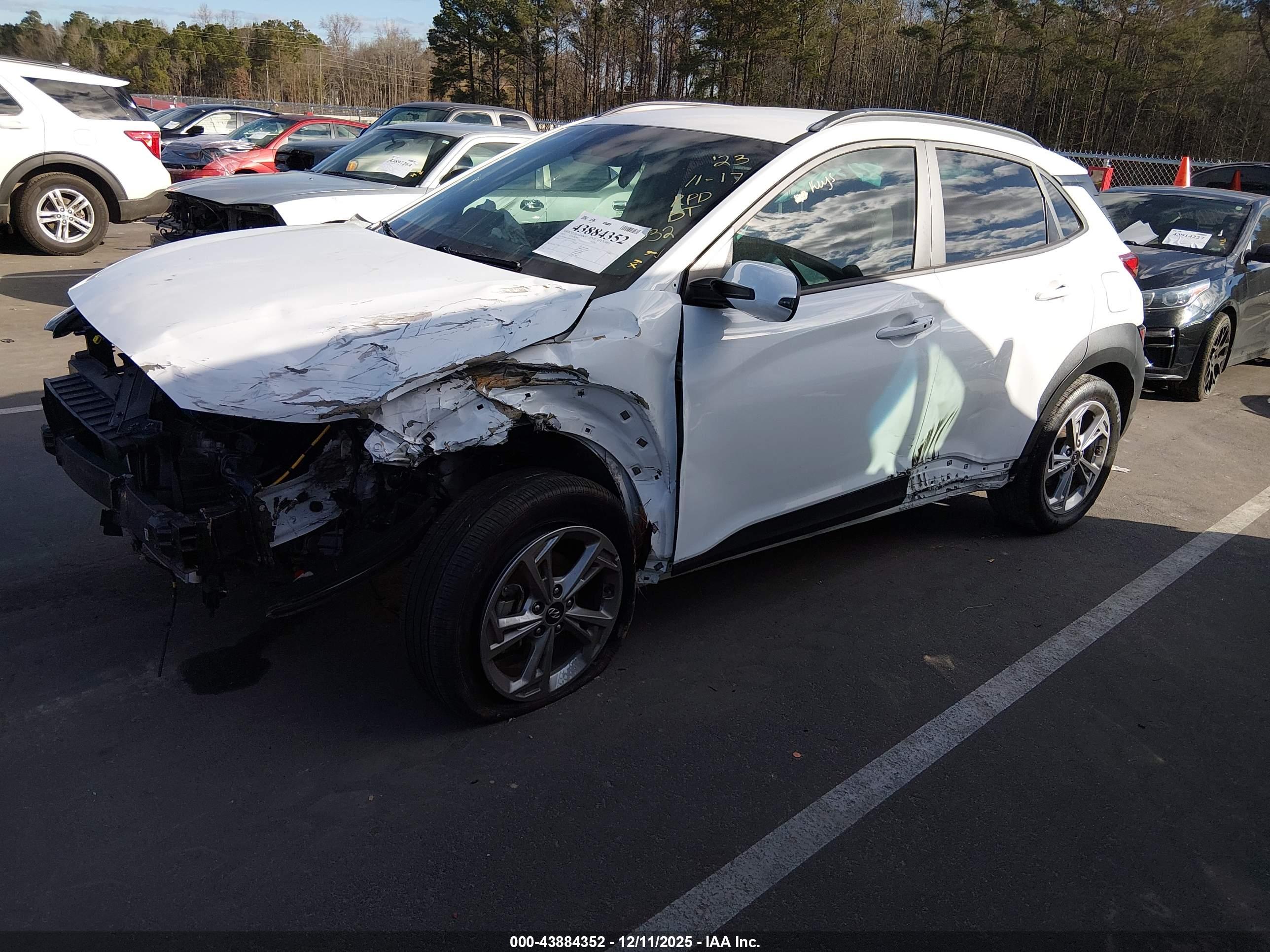 HYUNDAI KONA image 2