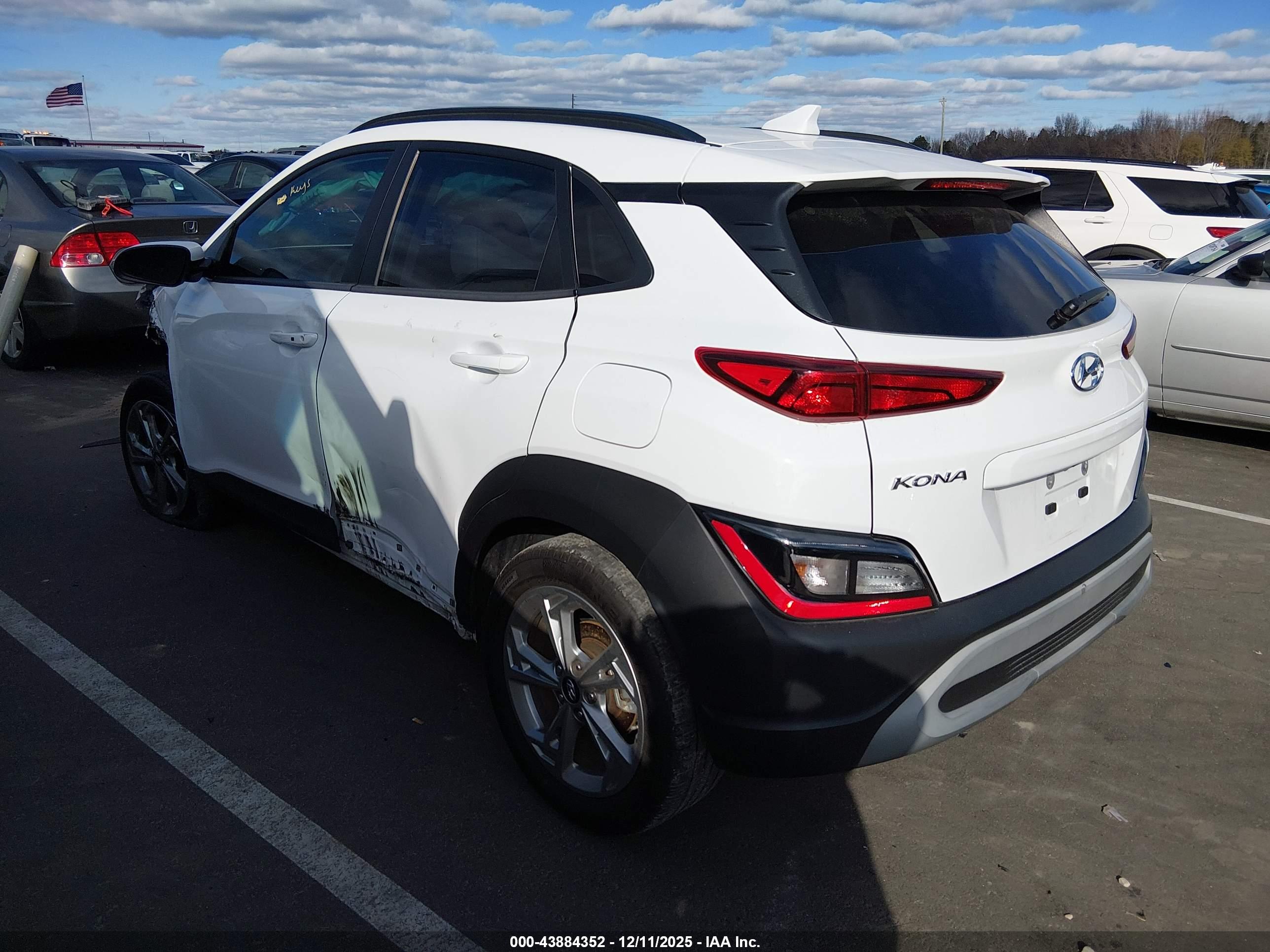 HYUNDAI KONA image 3