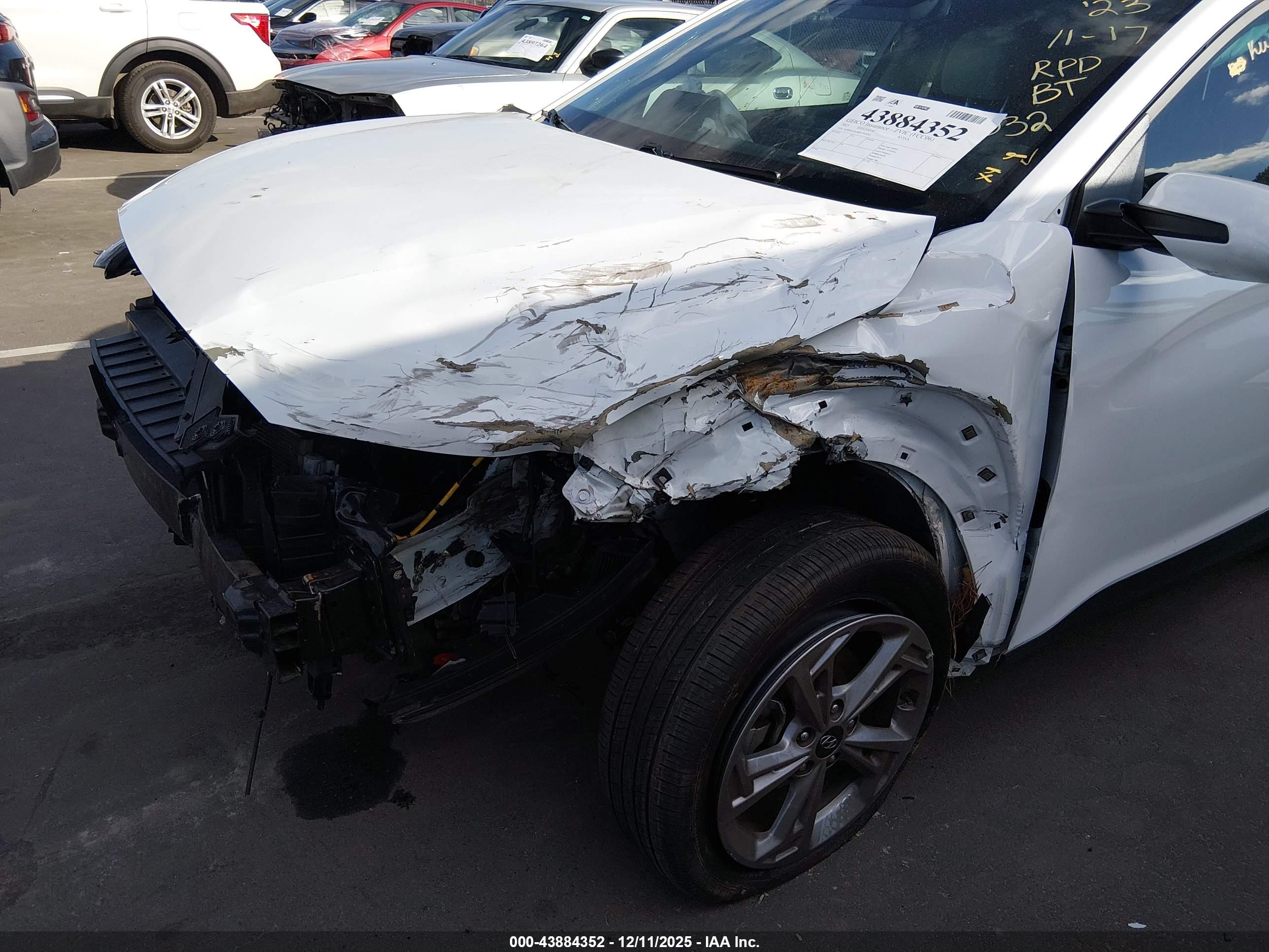 HYUNDAI KONA image 6
