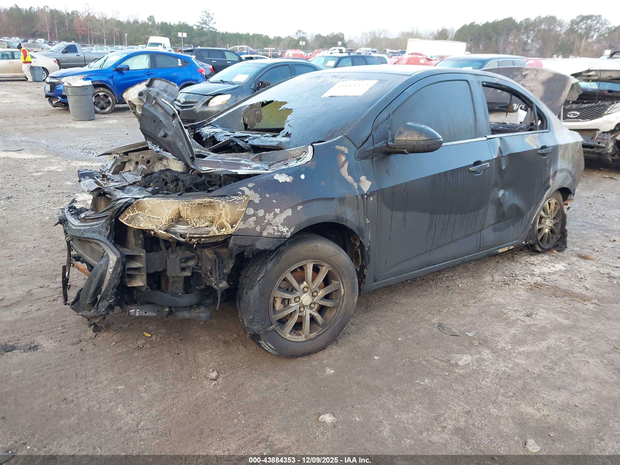 CHEVROLET SONIC image 2