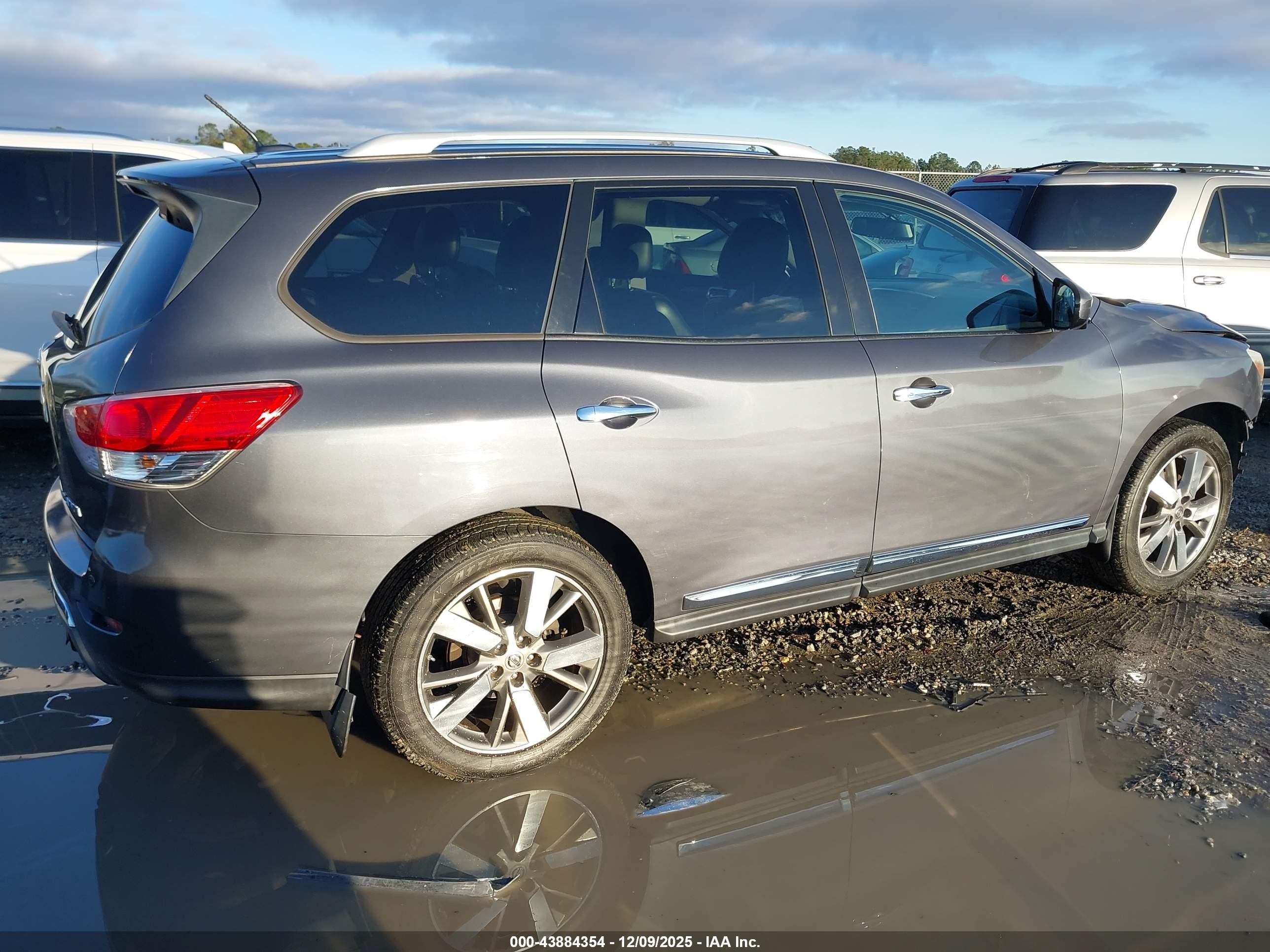 NISSAN PATHFINDER image 4