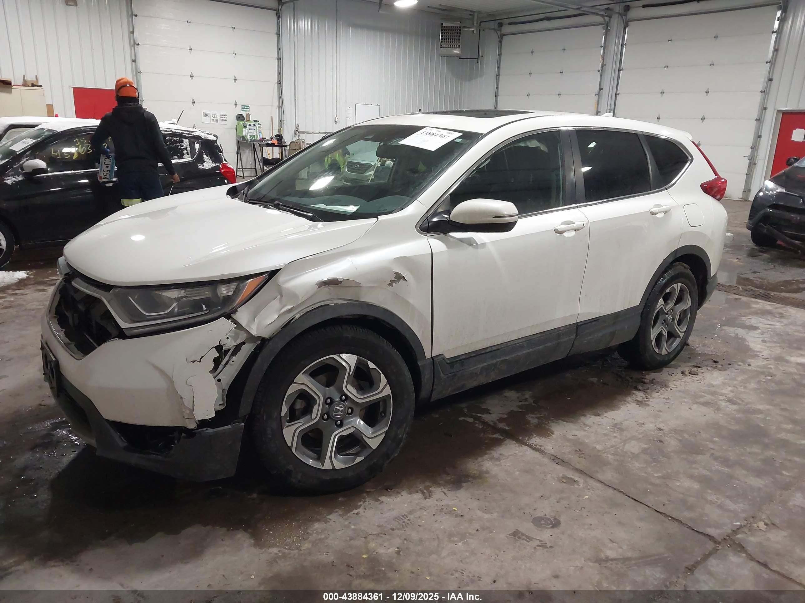 HONDA CR-V image 2